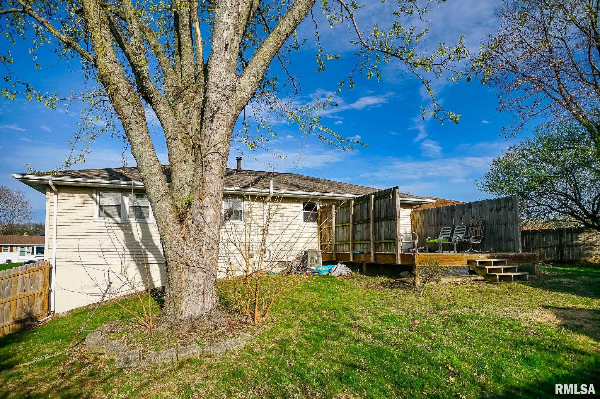 2404 Holly Drive, Pekin, Illinois image 37