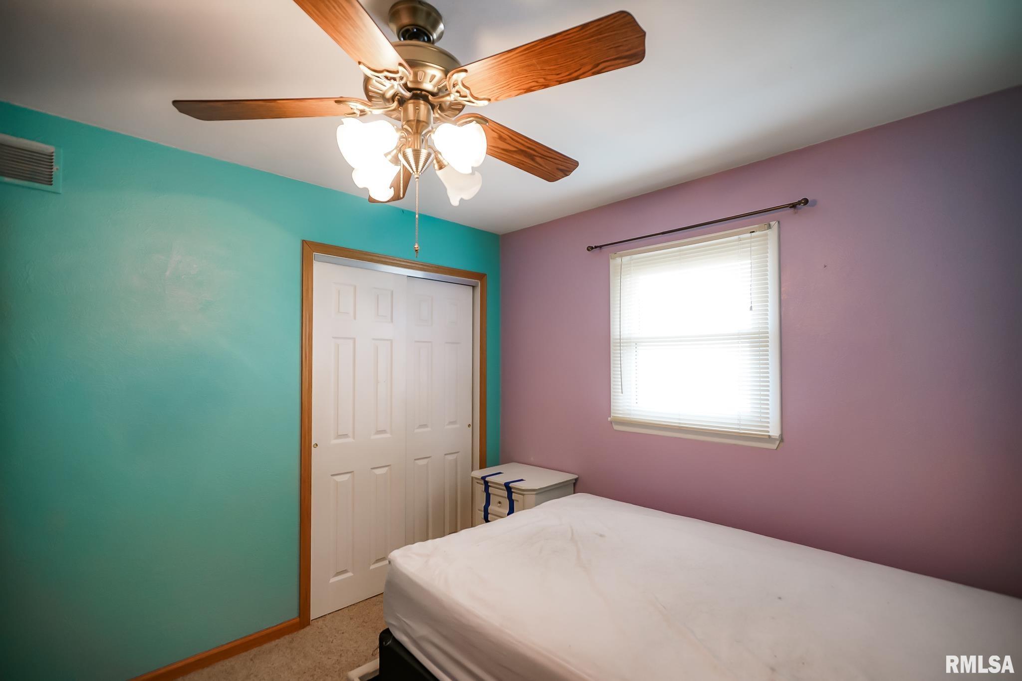 2404 Holly Drive, Pekin, Illinois image 20