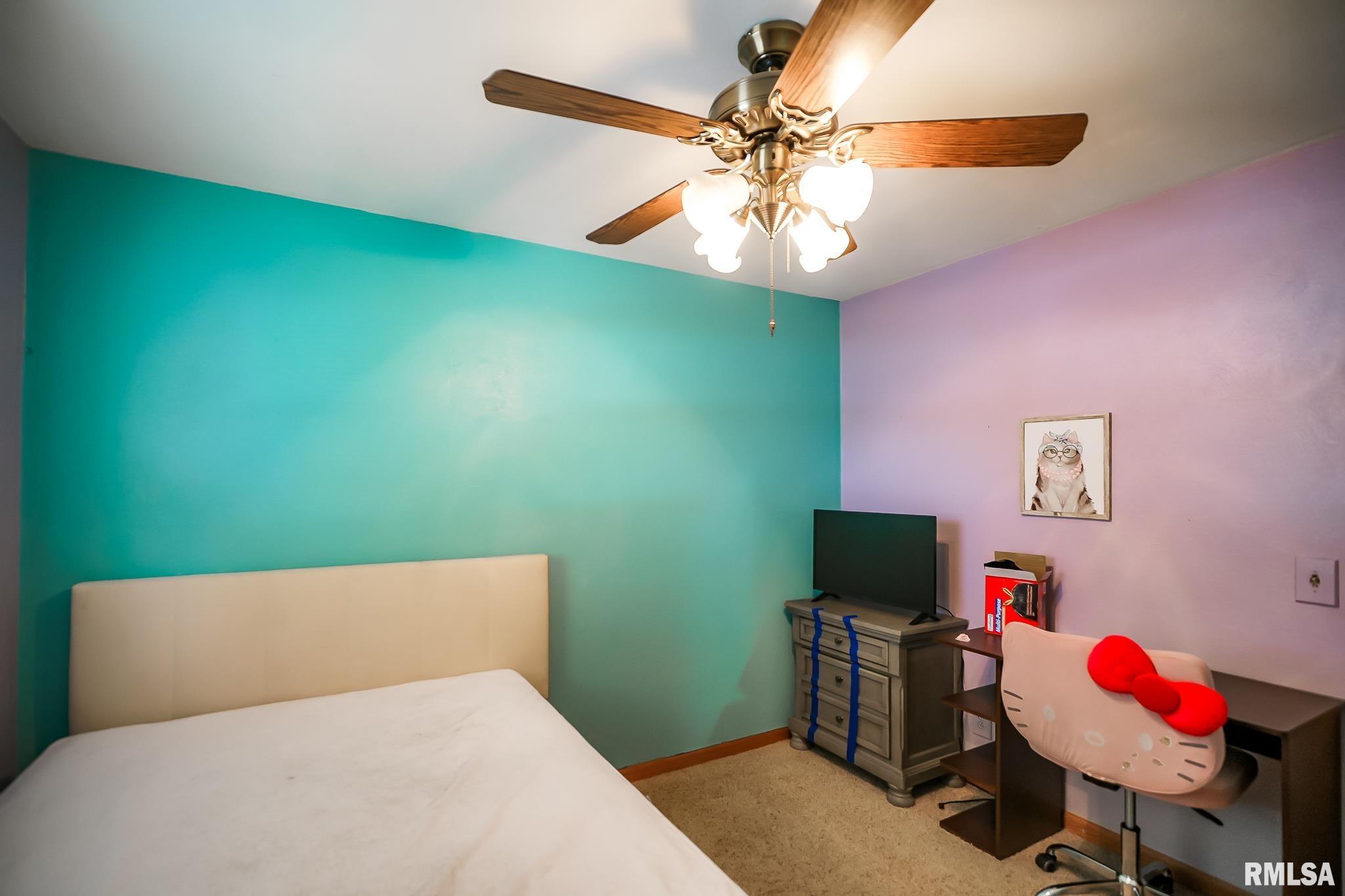2404 Holly Drive, Pekin, Illinois image 21