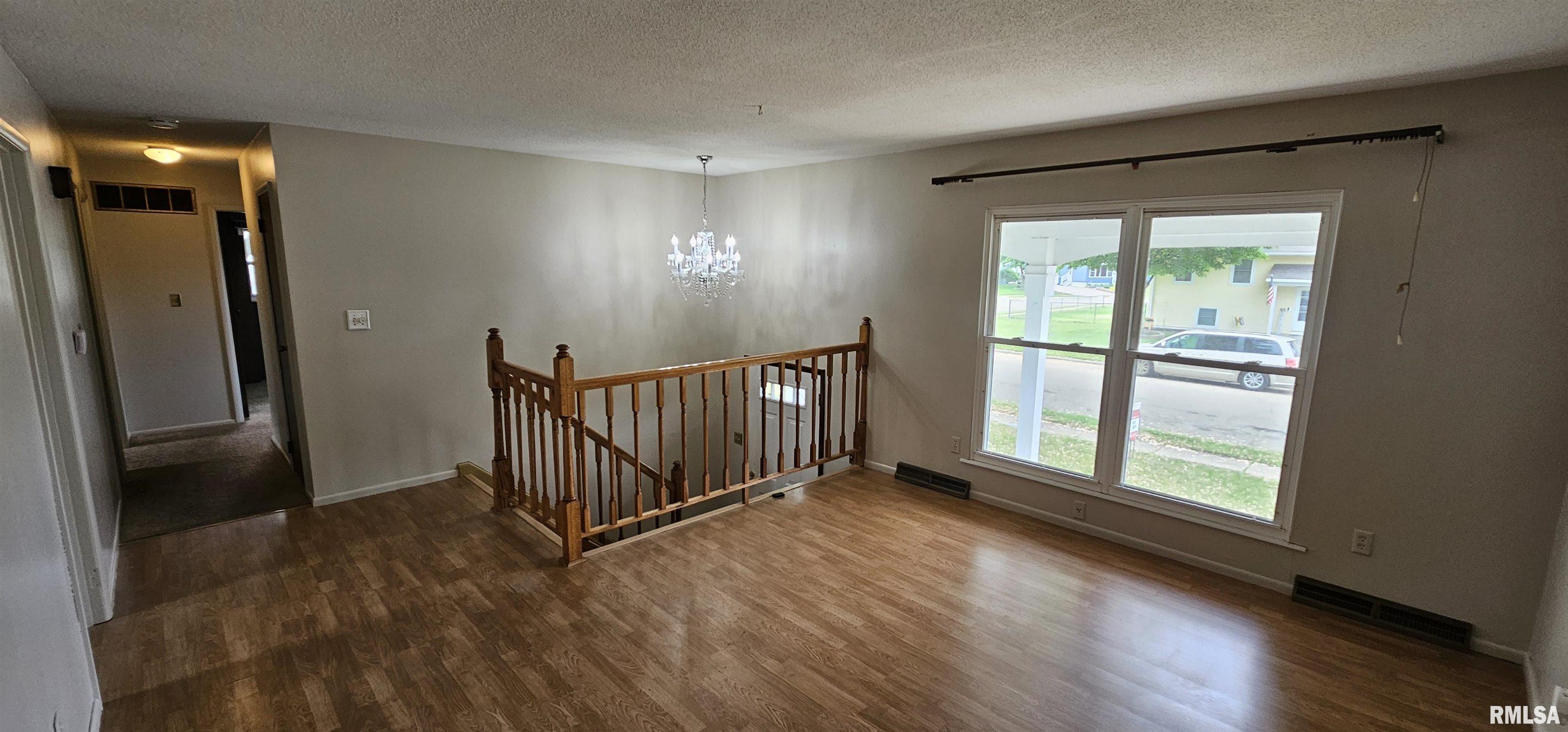 1606 Middle Road, Camanche, Iowa image 7