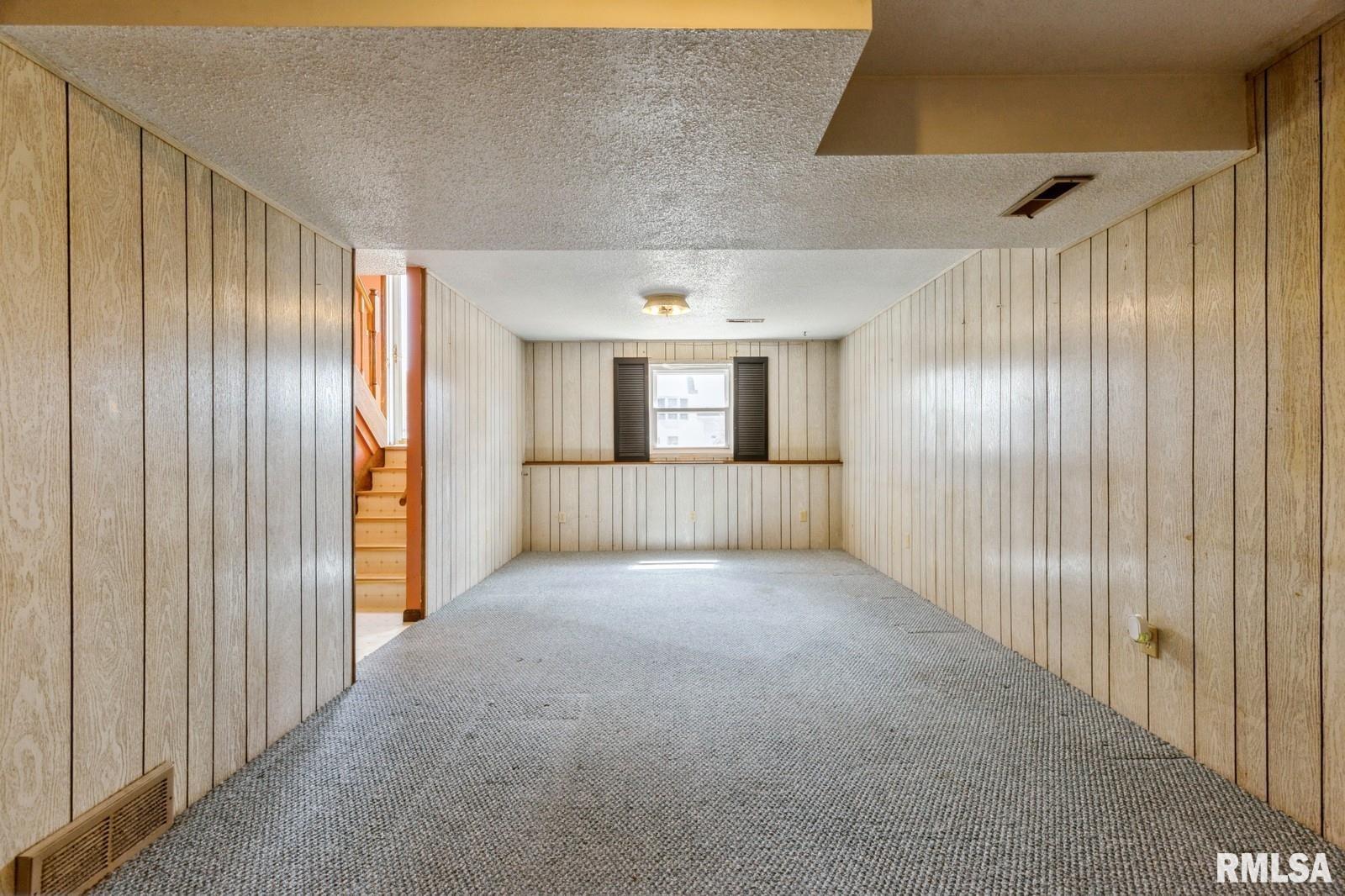 1606 Middle Road, Camanche, Iowa image 15