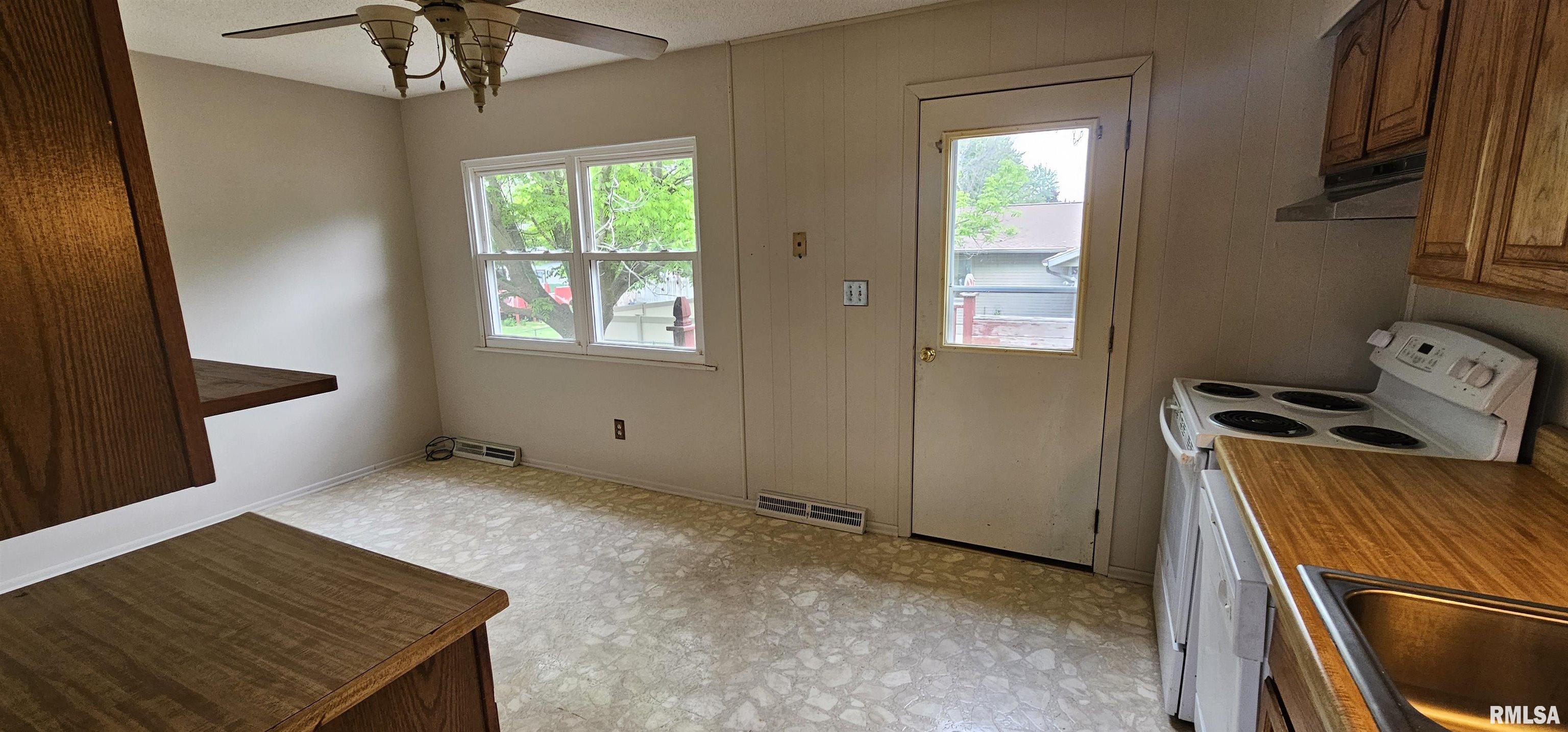 1606 Middle Road, Camanche, Iowa image 12
