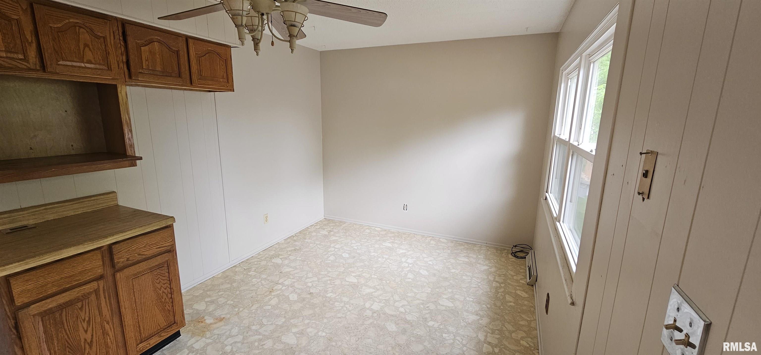 1606 Middle Road, Camanche, Iowa image 13