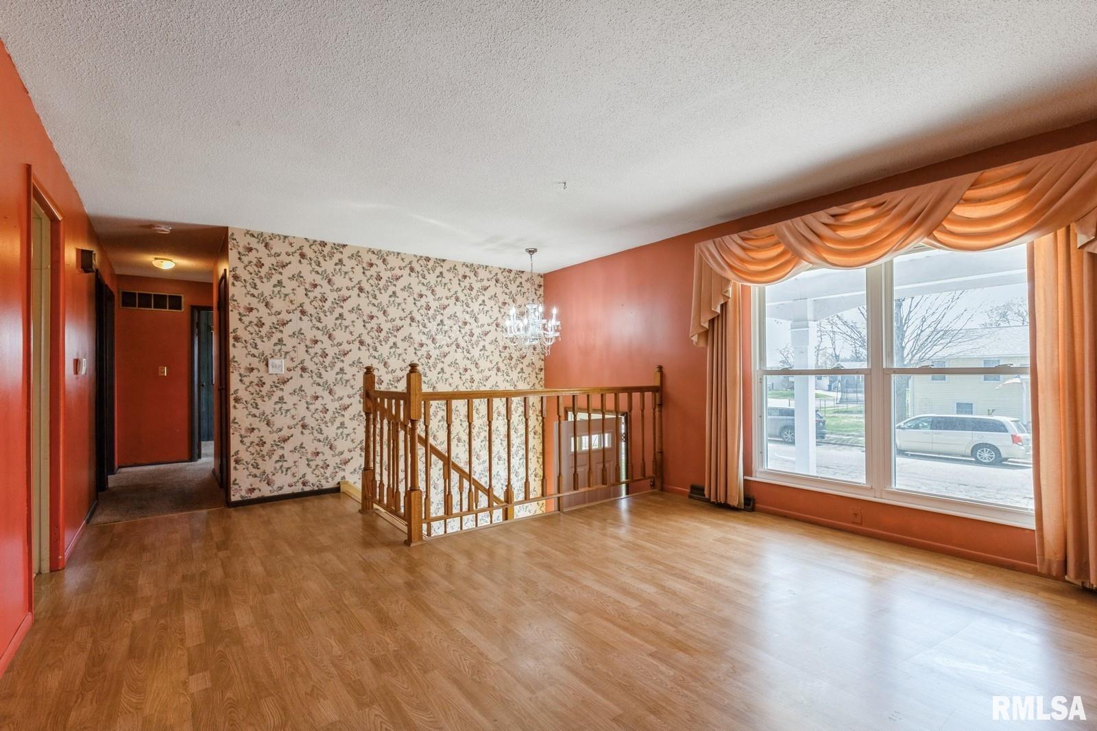 1606 Middle Road, Camanche, Iowa image 5