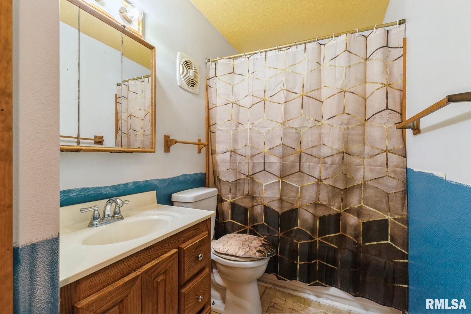 1606 Middle Road, Camanche, Iowa image 14