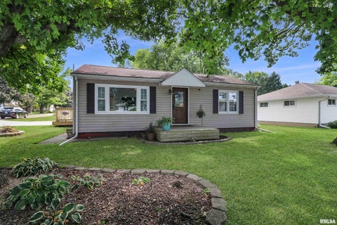 Homes For Sale - 420 E Walnut Street<br/> Tremont, IL 61568