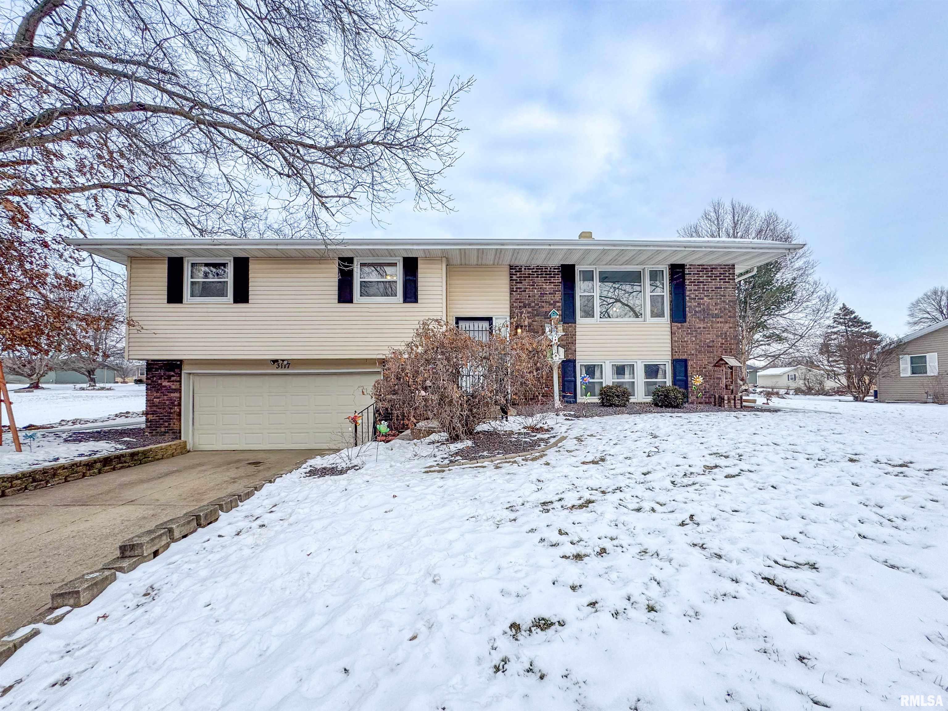 3117 St Andrews Drive, Pekin, Illinois image 1