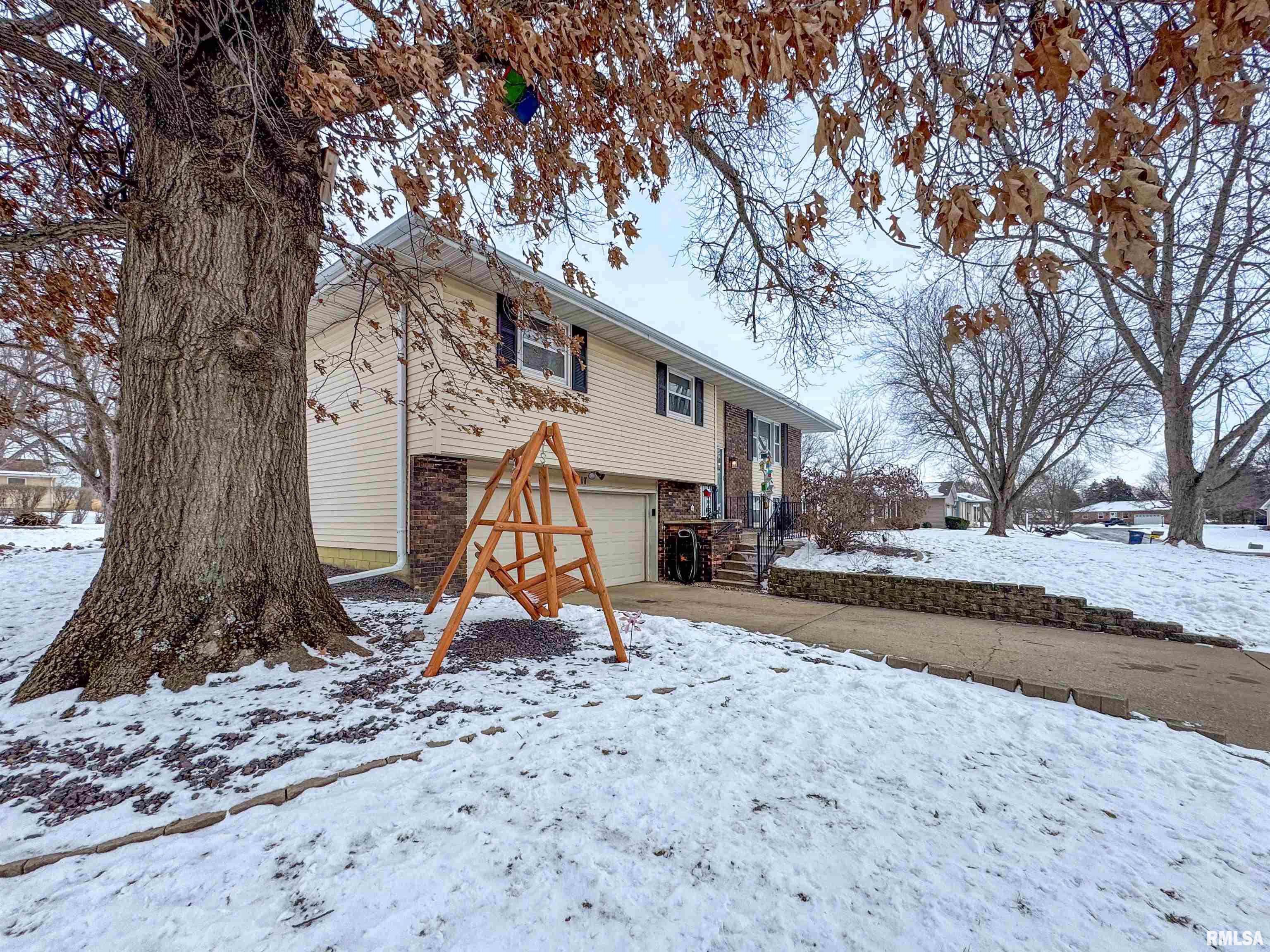 3117 St Andrews Drive, Pekin, Illinois image 3