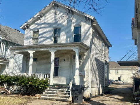 Homes For Sale - 263 S 1st Avenue<br/> Fulton County, Canton, IL 61520