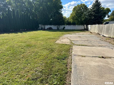 MLS: QC4259715