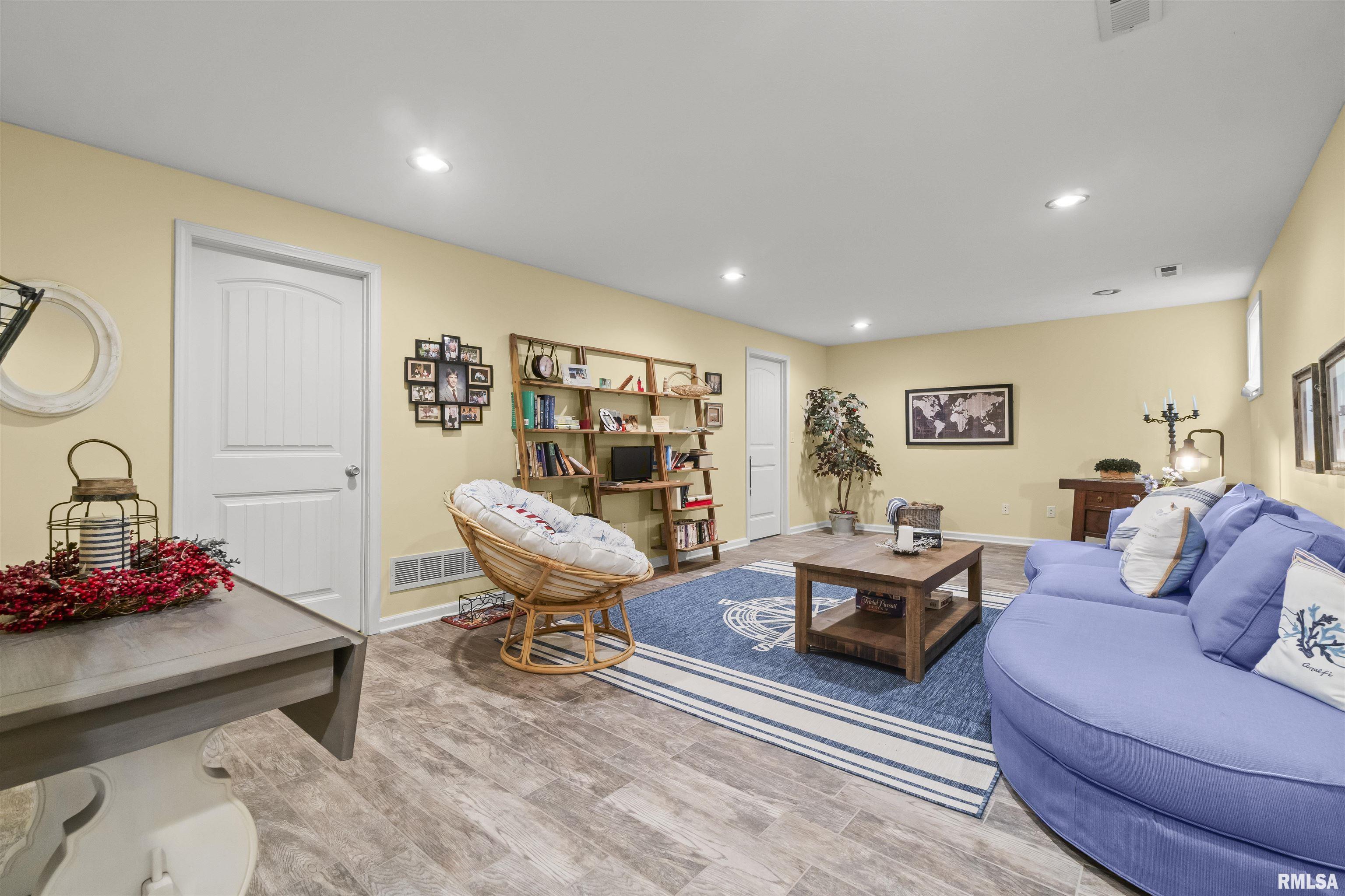 2203 W Kenfield Court, Peoria, Illinois image 28