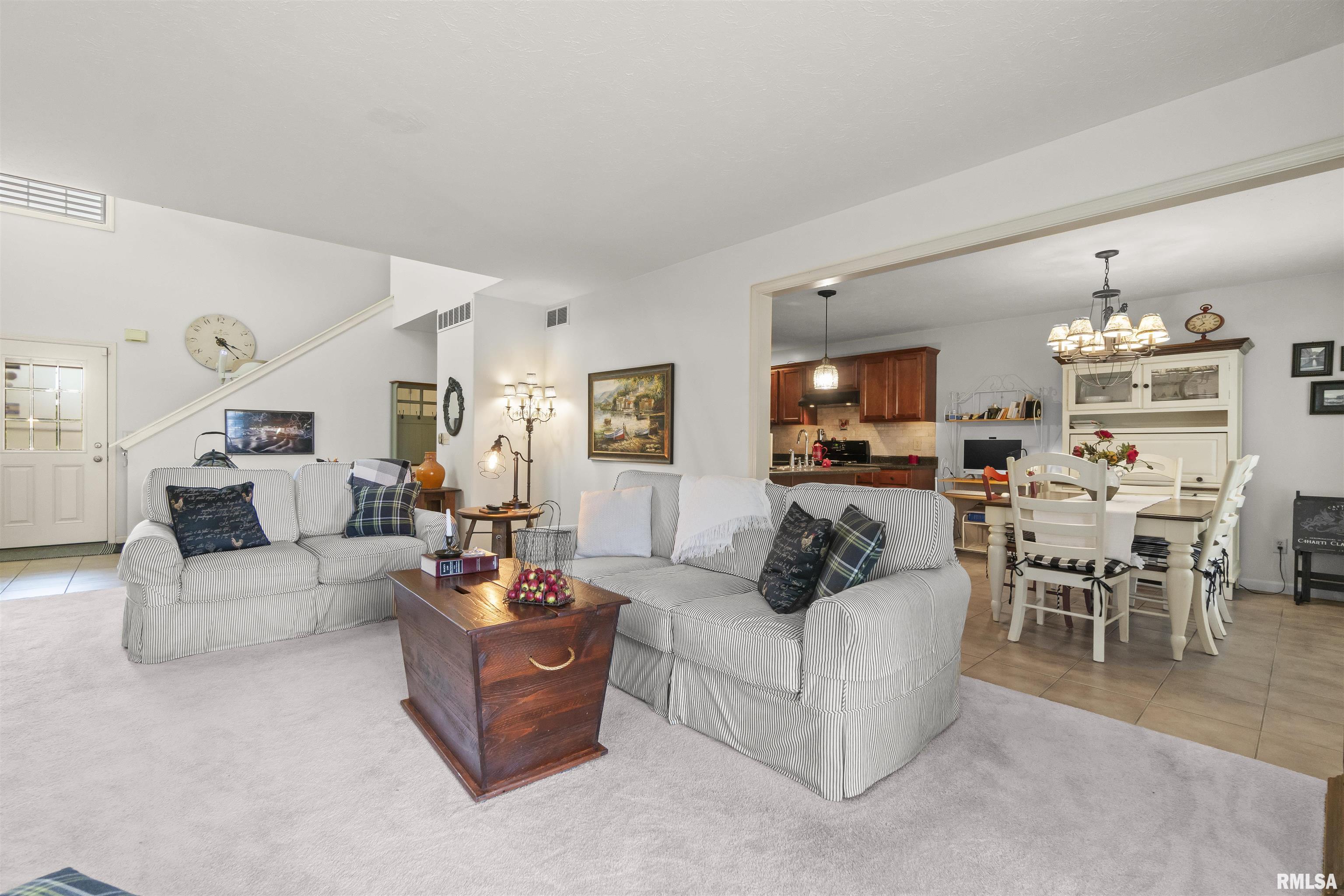 2203 W Kenfield Court, Peoria, Illinois image 6