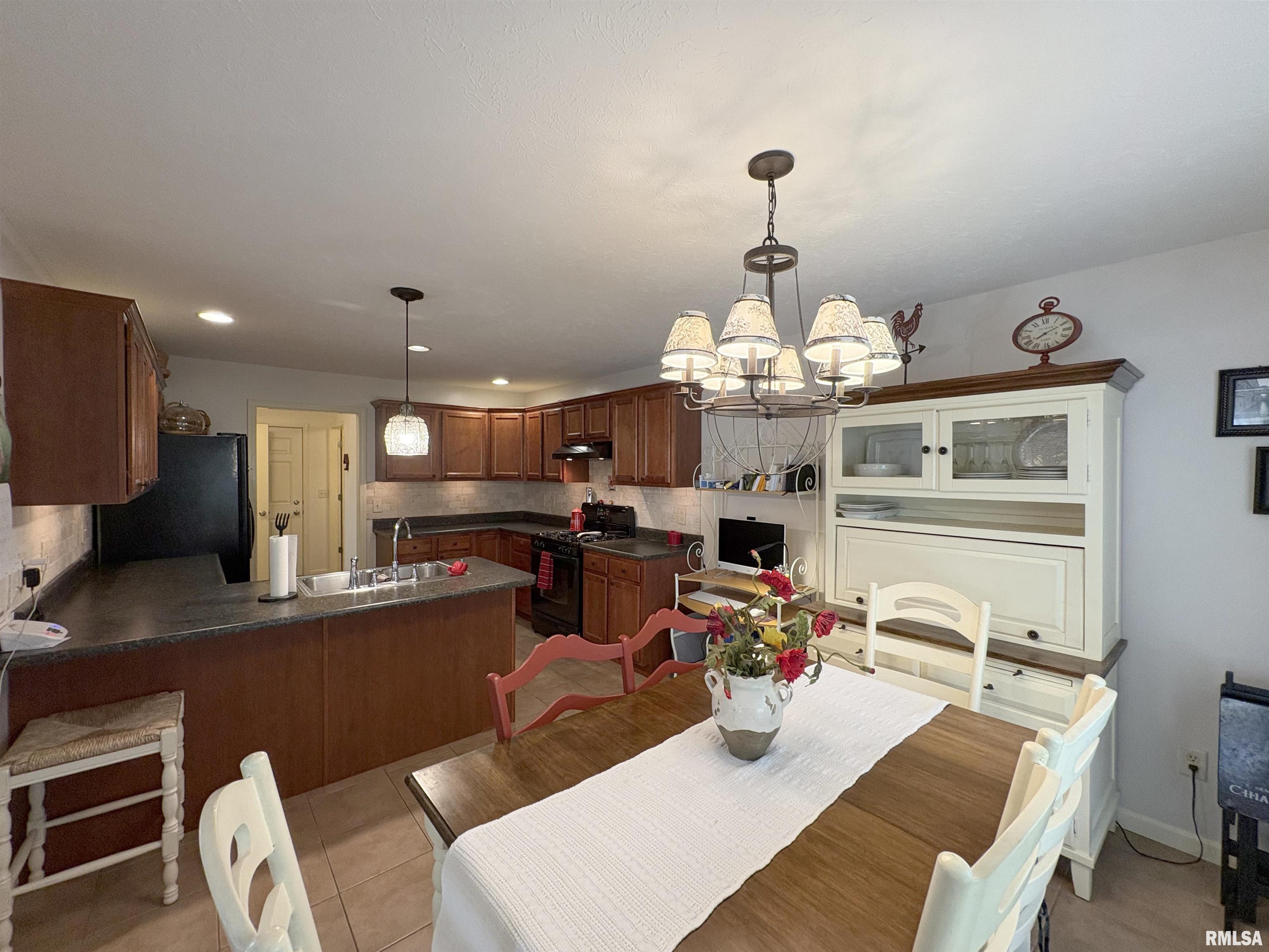 2203 W Kenfield Court, Peoria, Illinois image 9