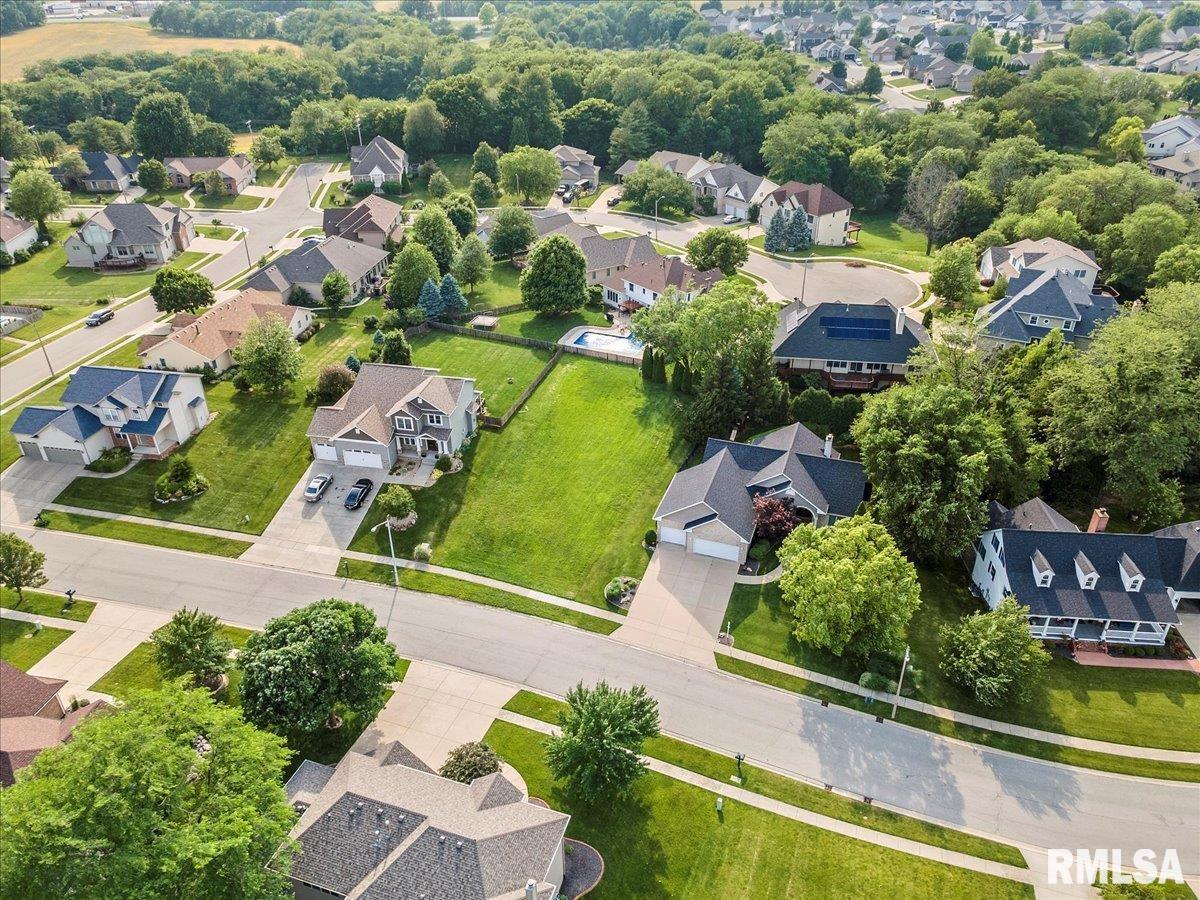 7525 Wentworth Drive, Springfield, Illinois image 2