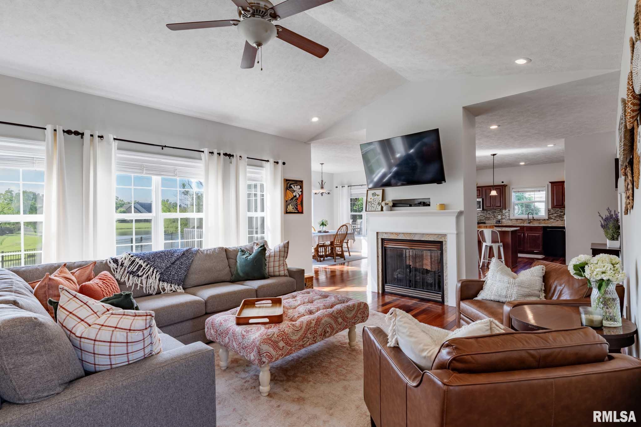 1403 Paulie Road, Carterville, Illinois image 12