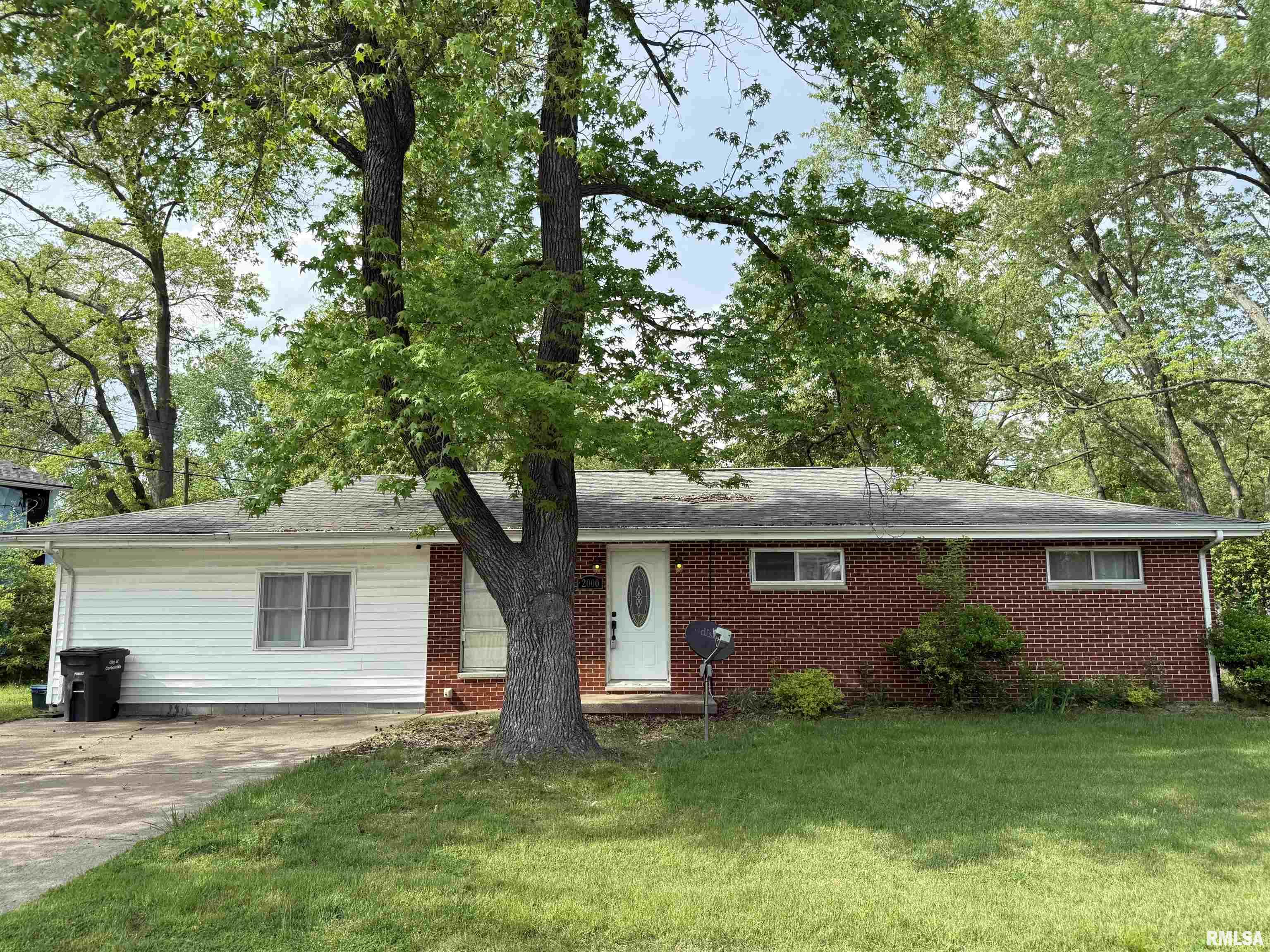 2000 W Gray Drive, Carbondale, Illinois image 1