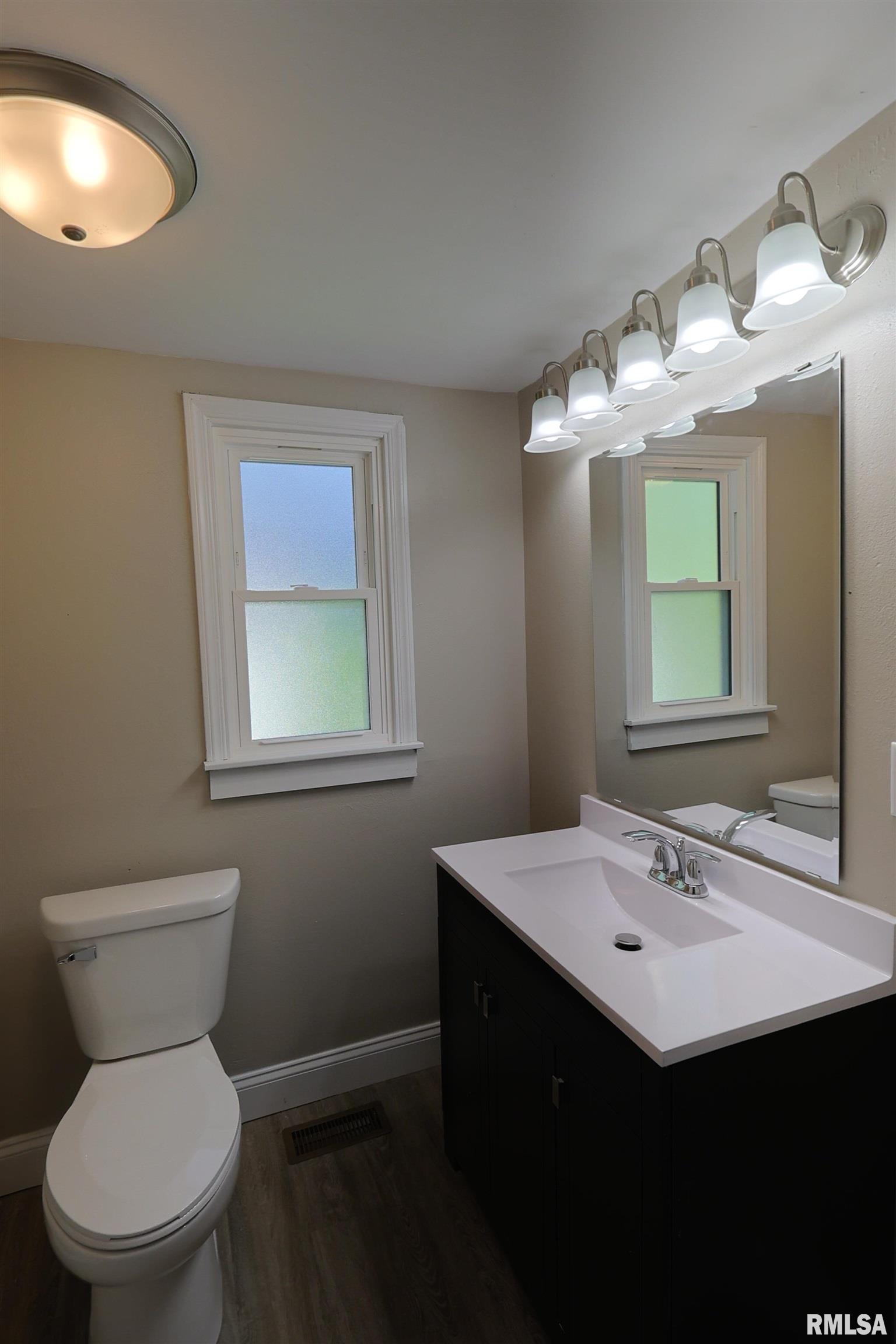 621 E Oglesby, Salem, Illinois image 7