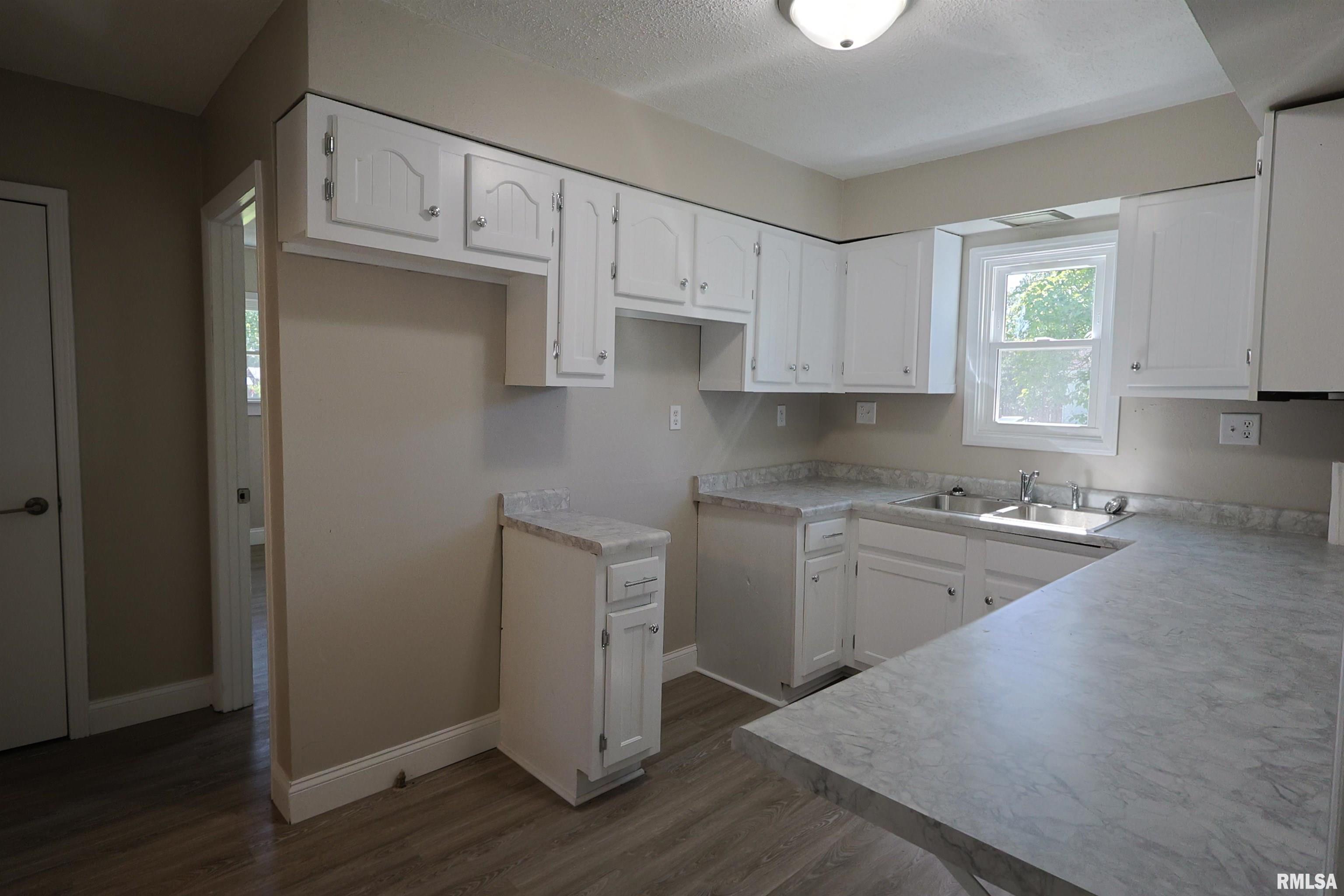 621 E Oglesby, Salem, Illinois image 5