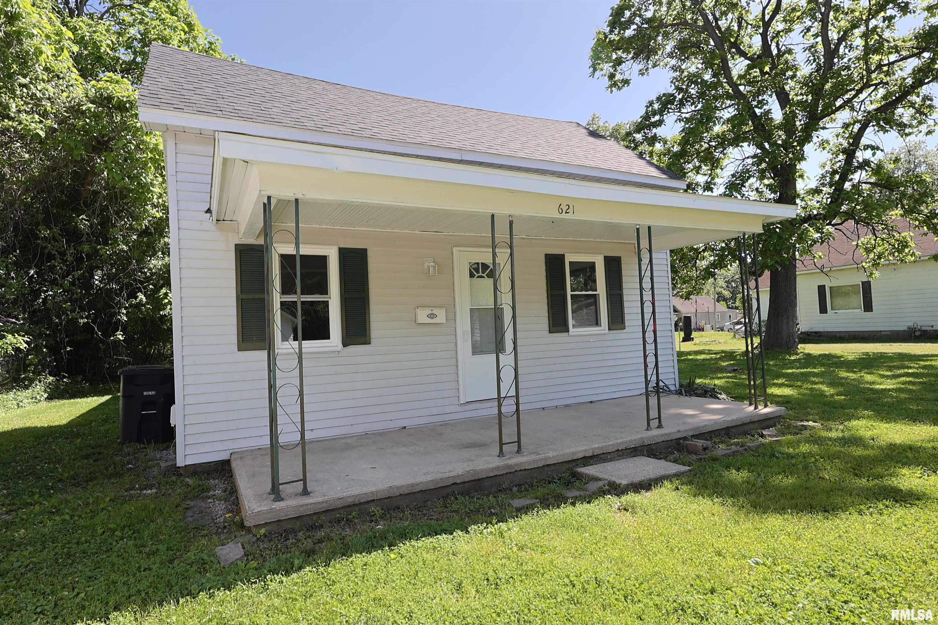 621 E Oglesby, Salem, Illinois image 1