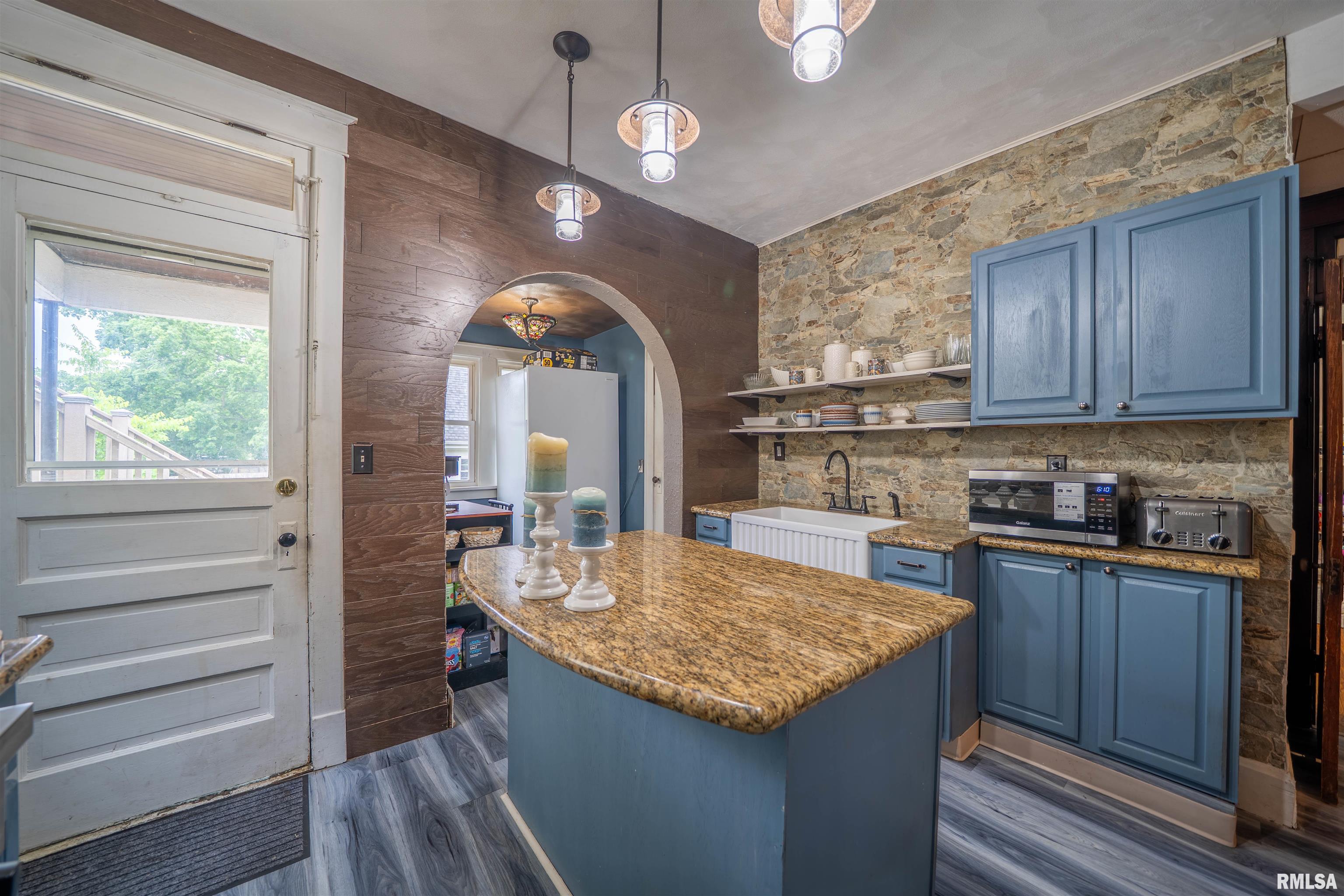 405 Washington Street, Pekin, Illinois image 12