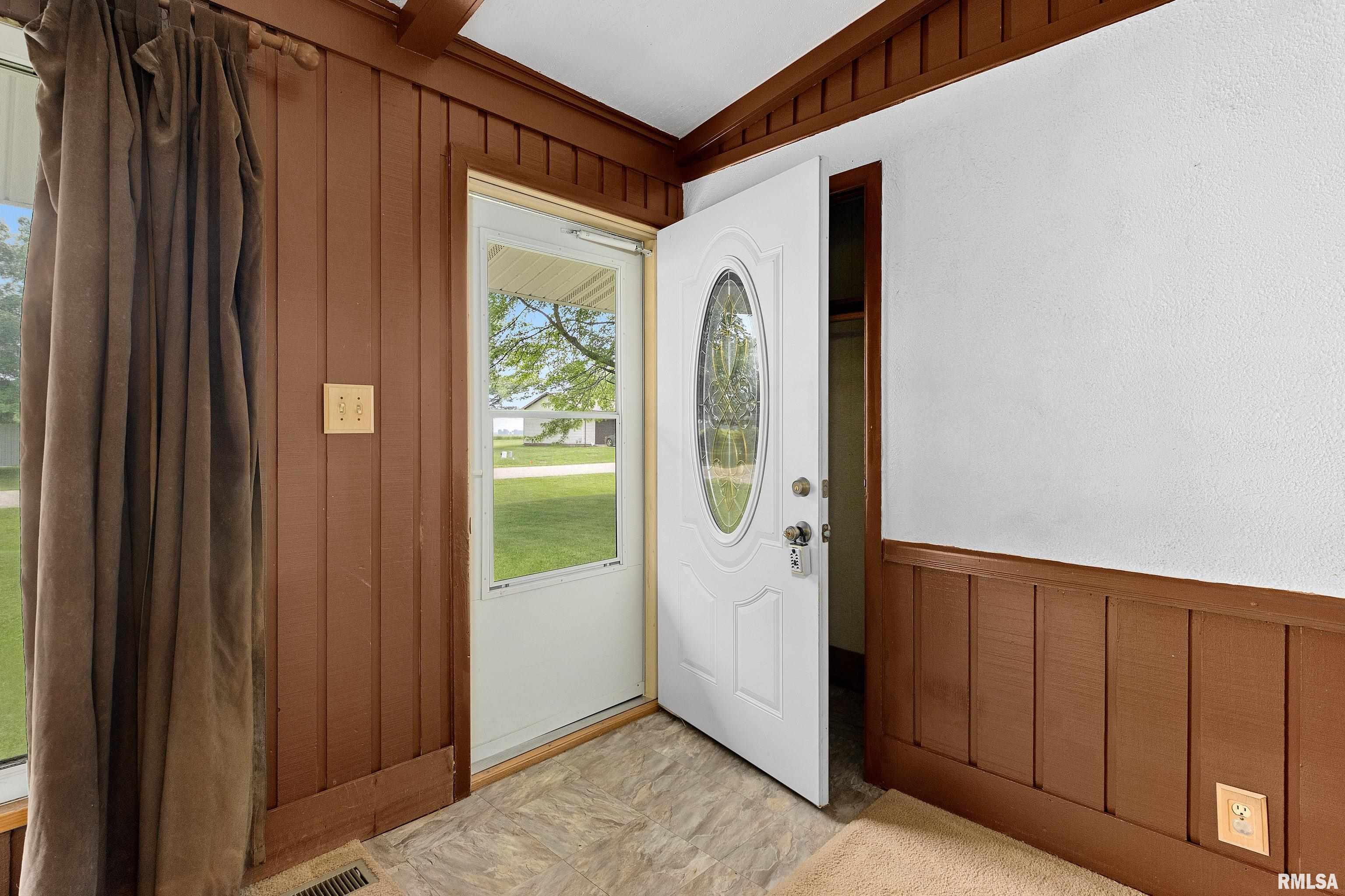 13911 Winfield Drive, Manito, Illinois image 8