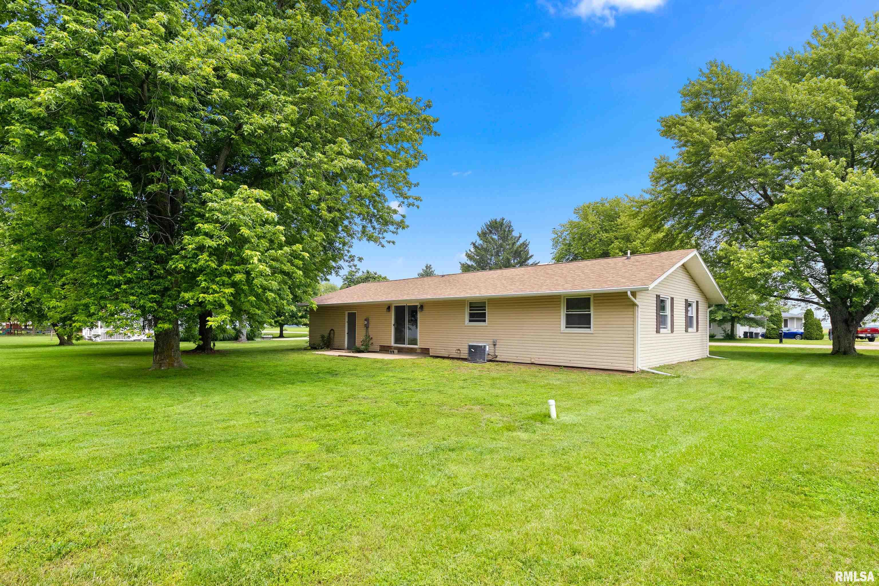 13911 Winfield Drive, Manito, Illinois image 4