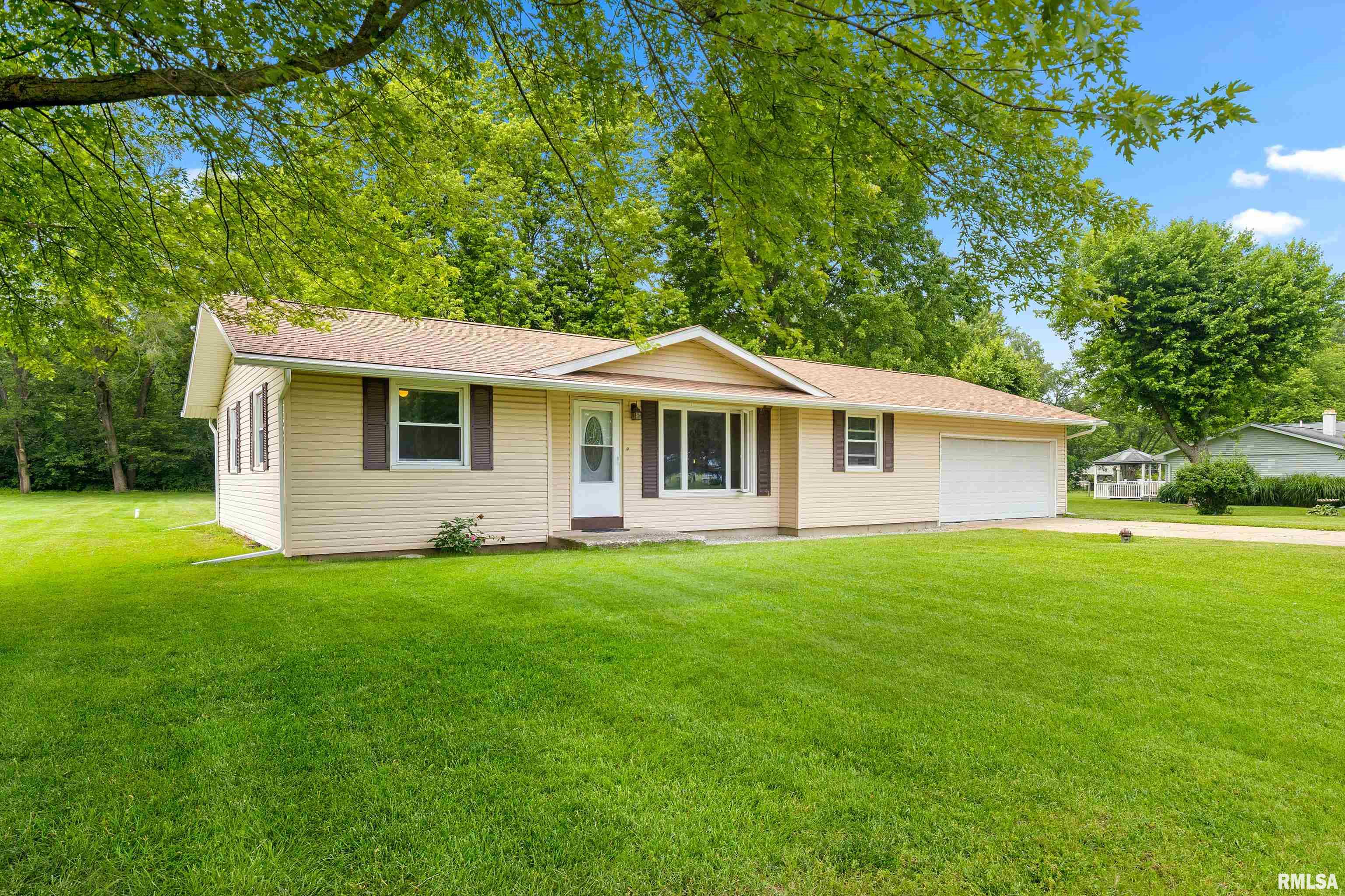 13911 Winfield Drive, Manito, Illinois image 1