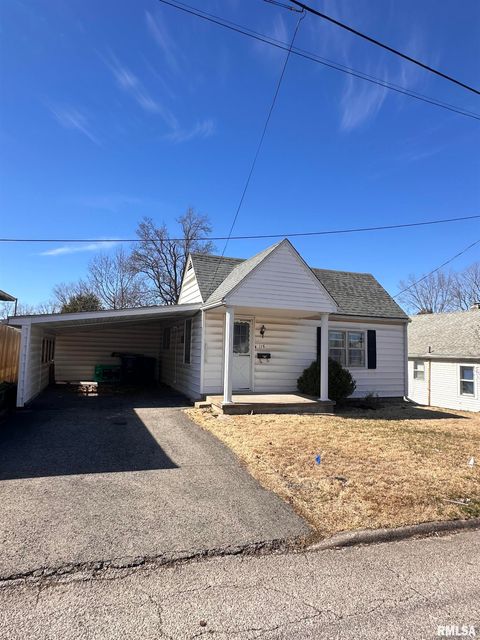 Homes For Sale - 115 East Avenue<br/> Anna, IL 62906