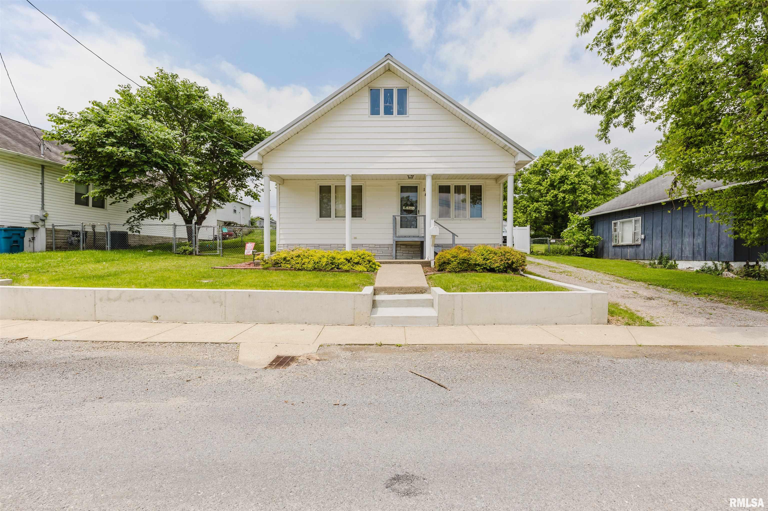 1408 Newton Avenue, Johnston City, Illinois image 2