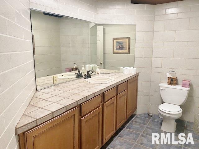 28176 226th Street, Le Claire, Iowa image 45