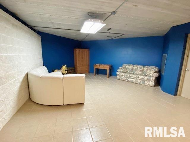 28176 226th Street, Le Claire, Iowa image 38