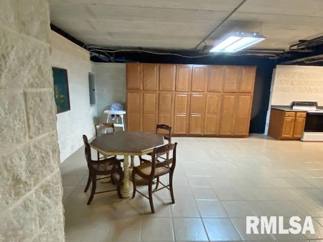 28176 226th Street, Le Claire, Iowa image 41