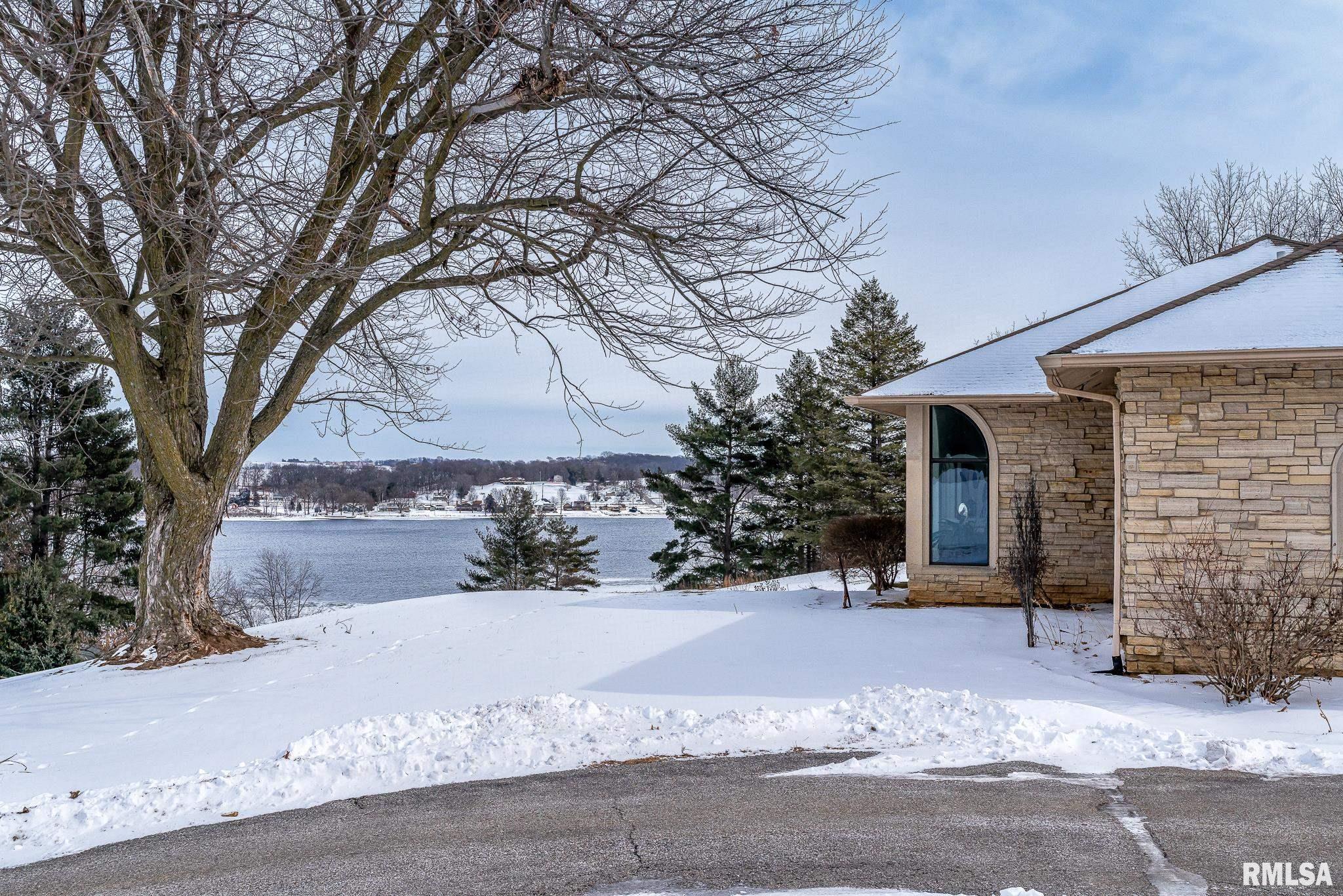 28176 226th Street, Le Claire, Iowa image 9