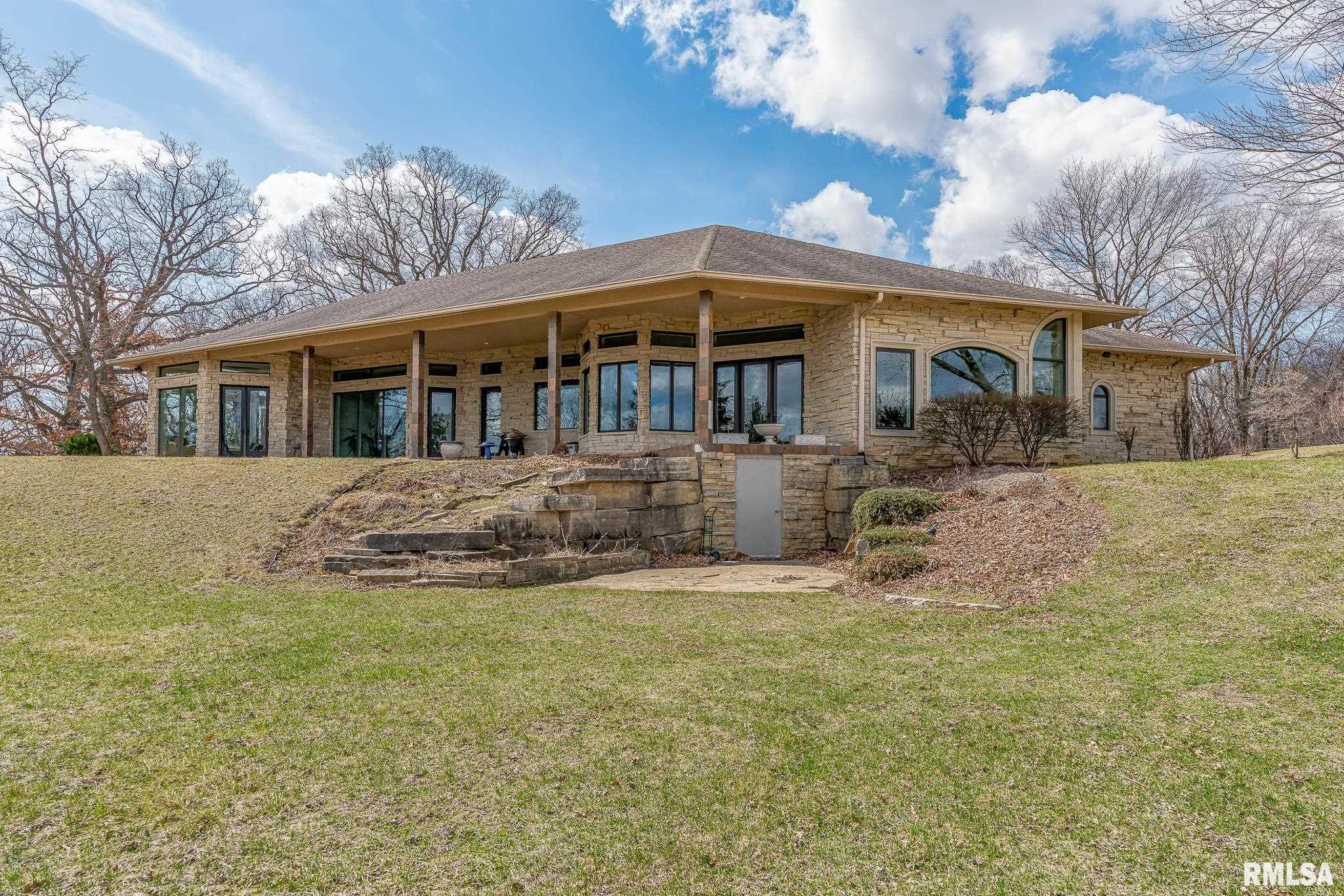 28176 226th Street, Le Claire, Iowa image 3