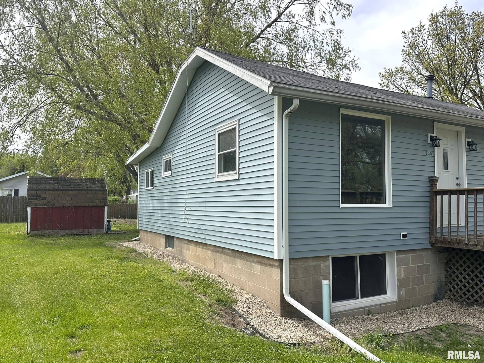 700 S State Street, East Galesburg, Illinois image 2