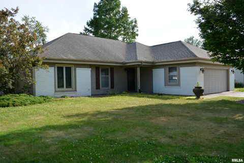 Homes For Sale - 1925 Riverview Drive<br/> Macomb, IL 61455