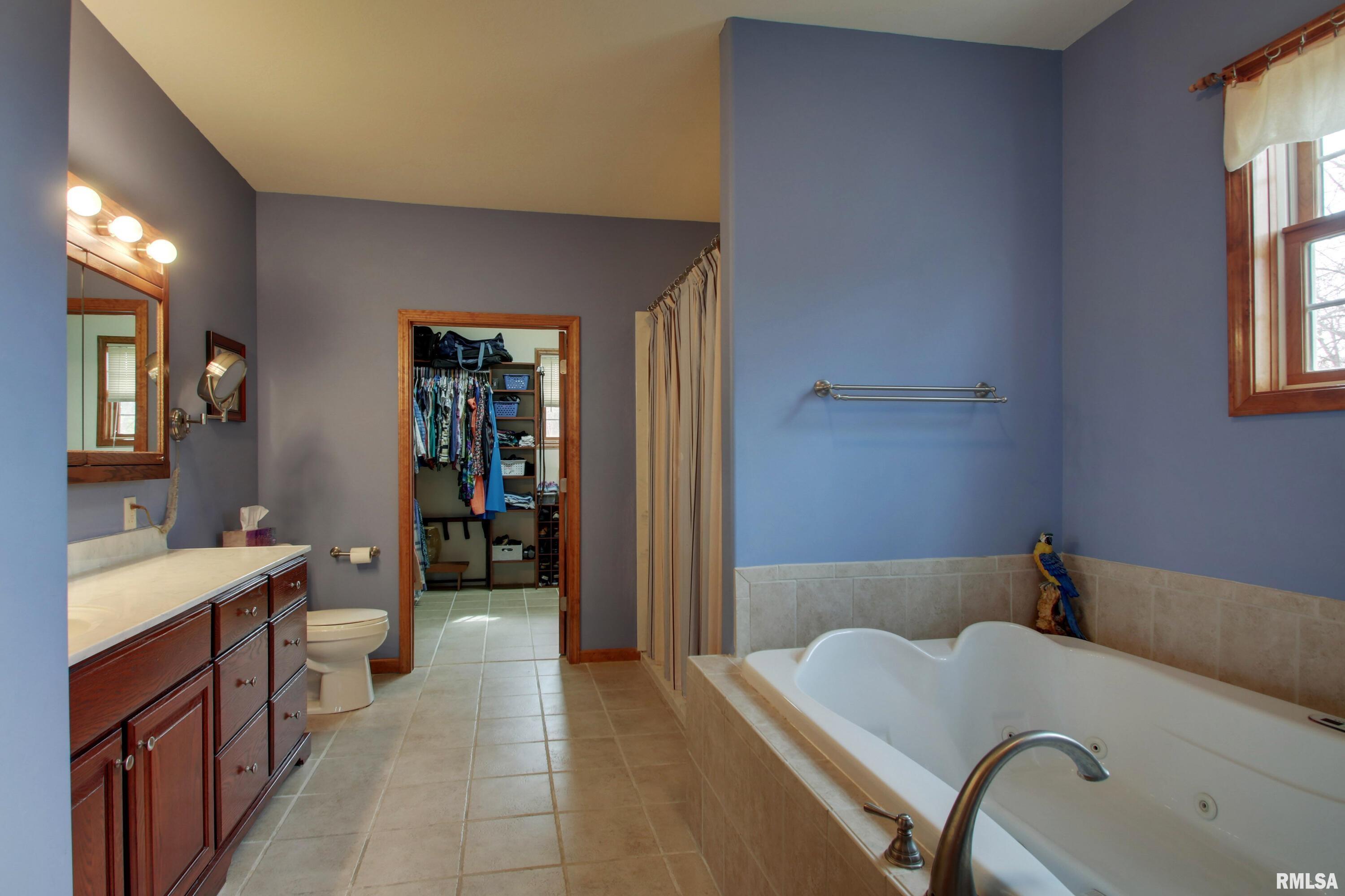 900 Lucinda Lane, Quincy, Illinois image 10