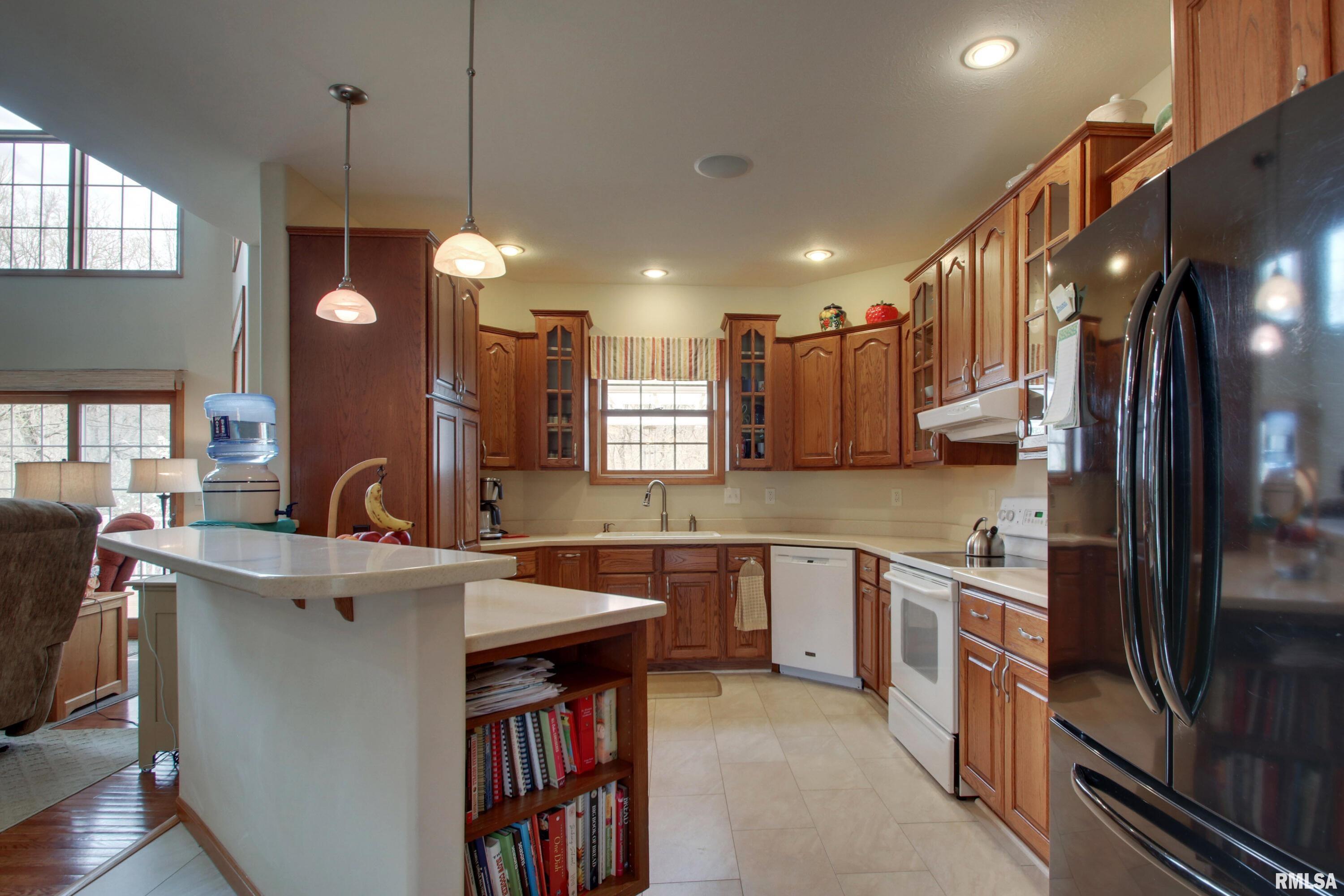 900 Lucinda Lane, Quincy, Illinois image 3