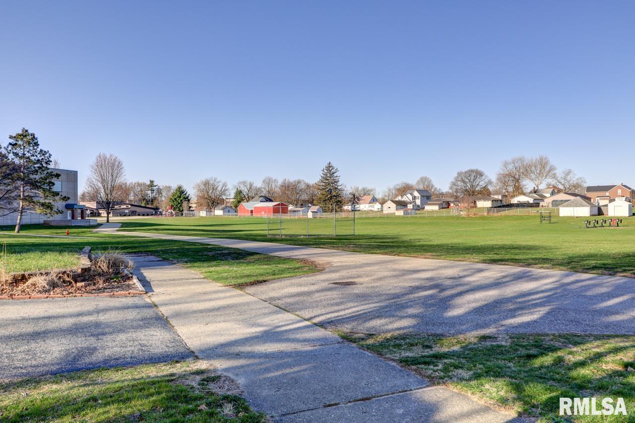 307 E Winfield Street, Morrison, Illinois image 20
