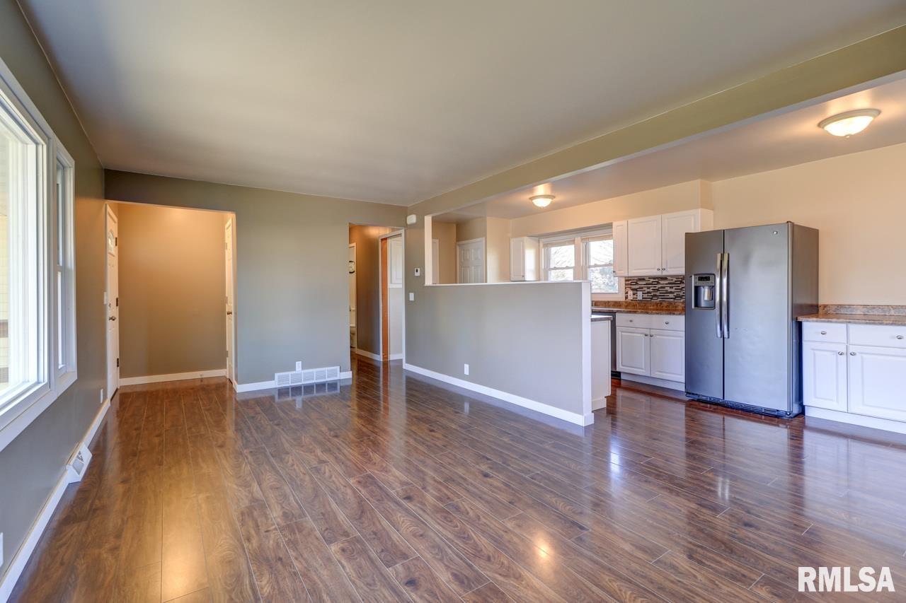 307 E Winfield Street, Morrison, Illinois image 3