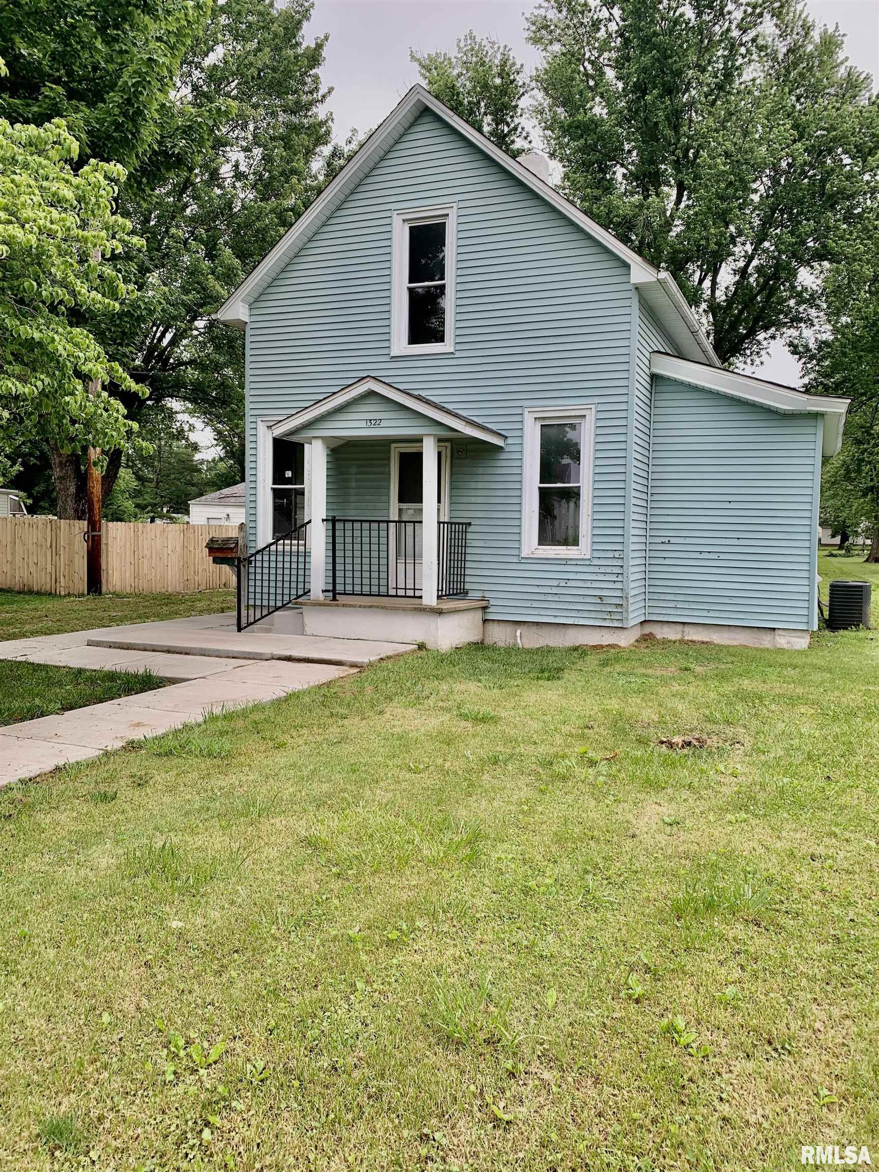 1322 S East Street, Jacksonville, Illinois image 2