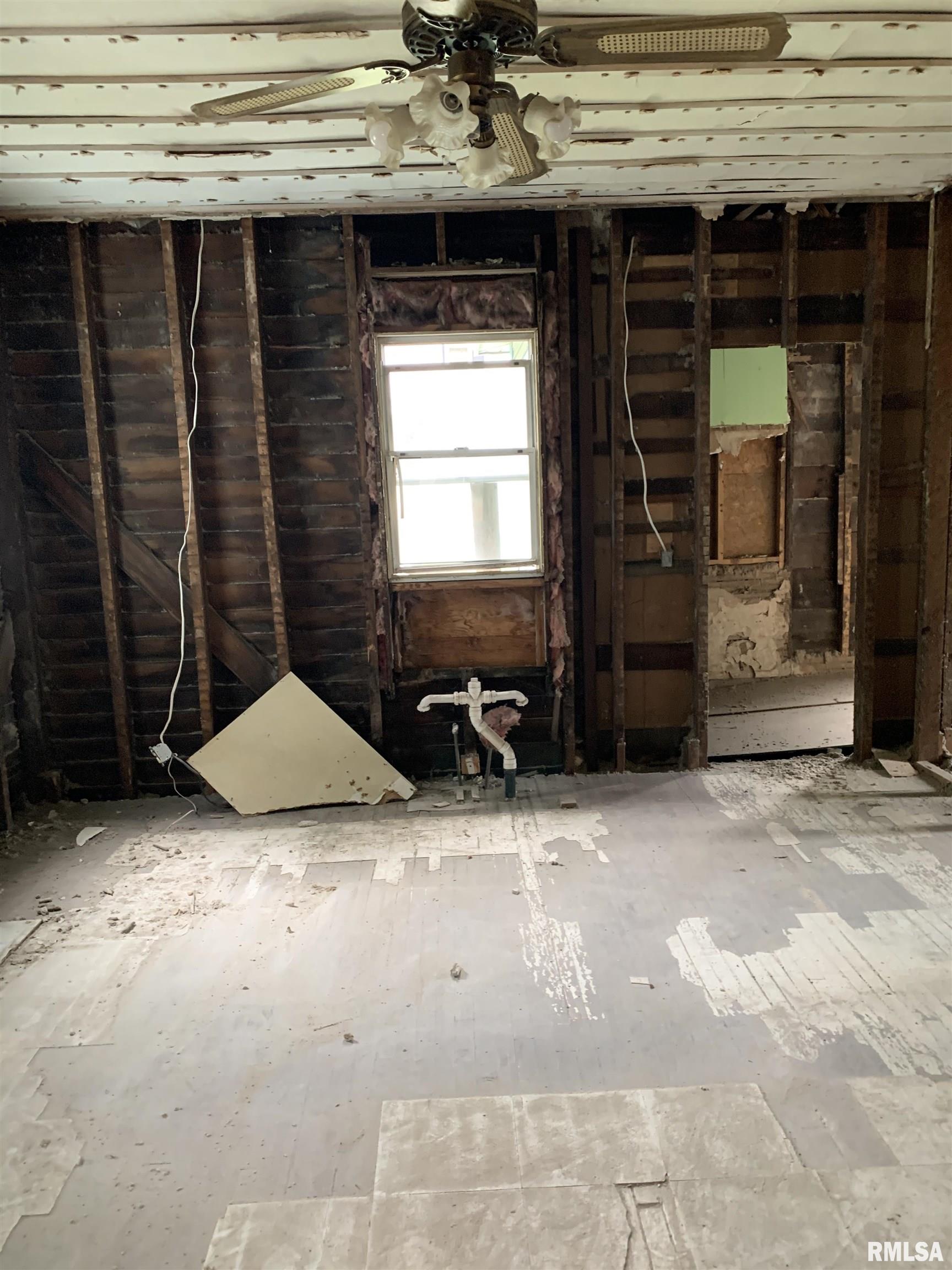1322 S East Street, Jacksonville, Illinois image 3