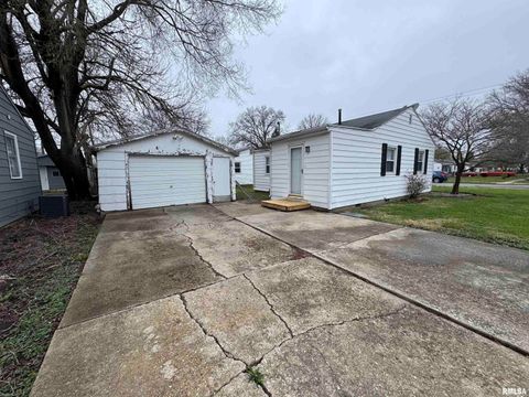 Homes For Sale - 300 W Lenox Avenue<br/> Sangamon County, Springfield, IL 62704