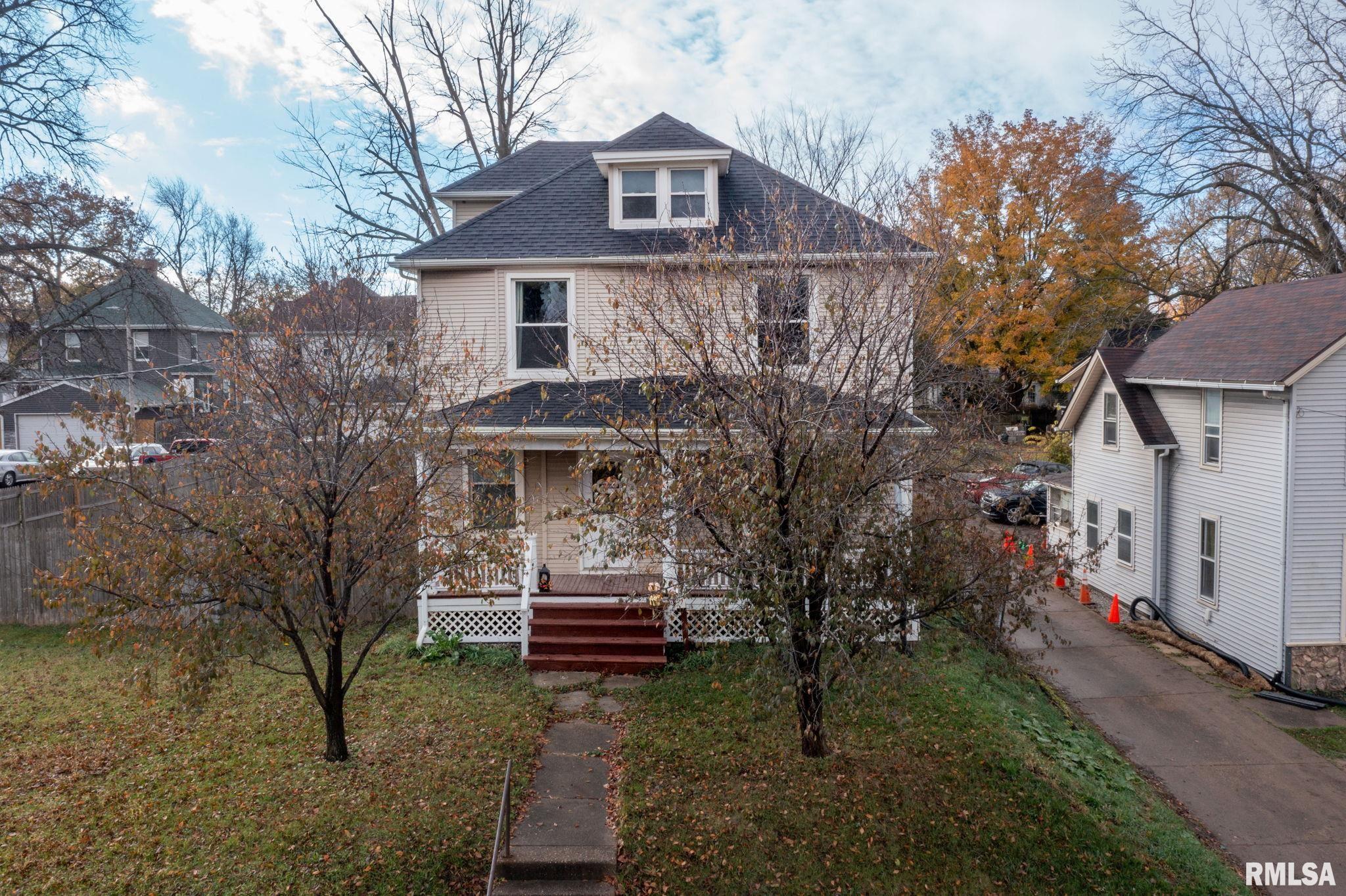 211 E Locust Street, Davenport, Iowa image 36