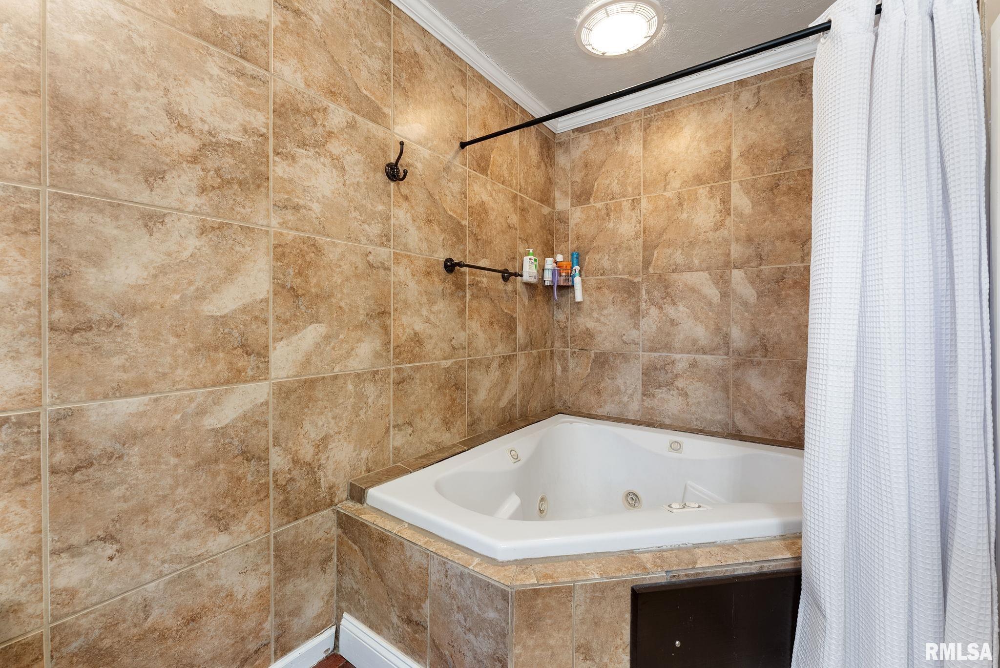 3075 Quail Ridge Road, Bettendorf, Iowa image 21