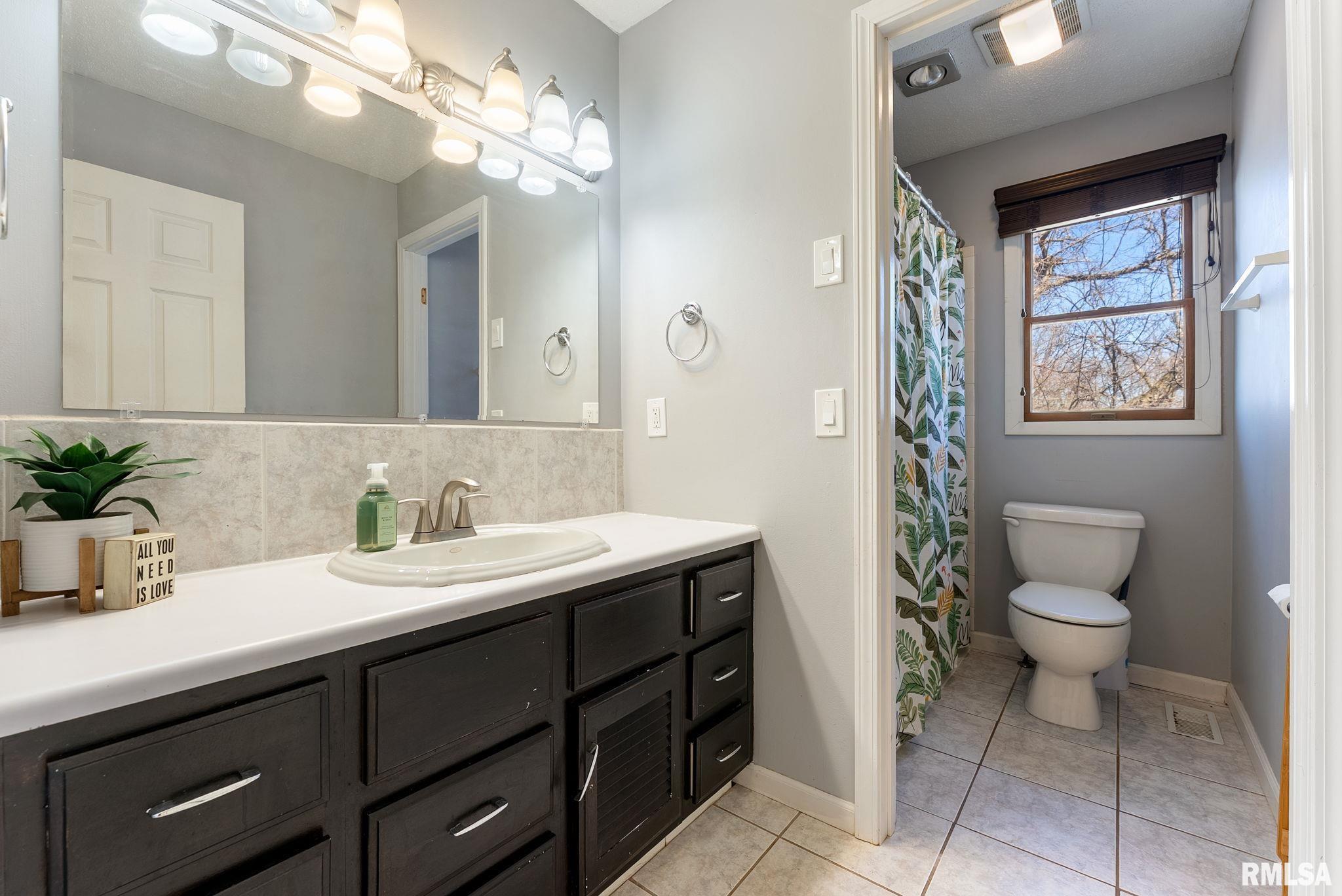 3075 Quail Ridge Road, Bettendorf, Iowa image 24