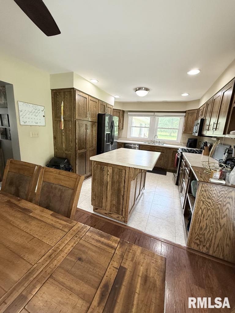 15293 Wall Street, Carterville, Illinois image 11