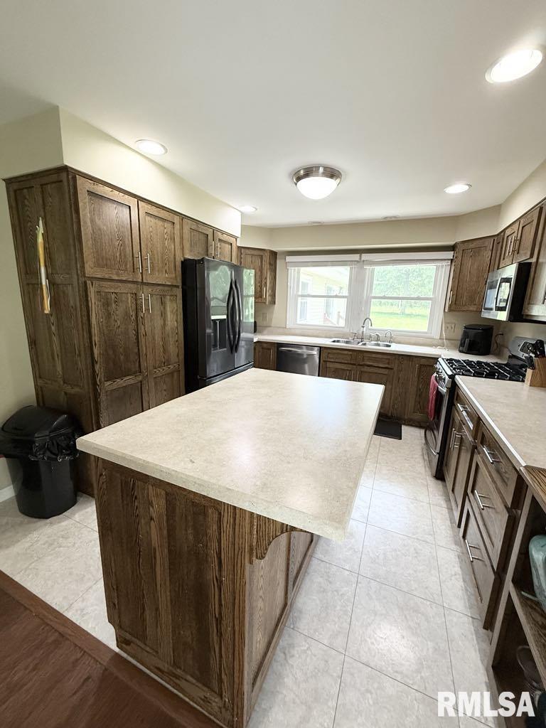 15293 Wall Street, Carterville, Illinois image 10