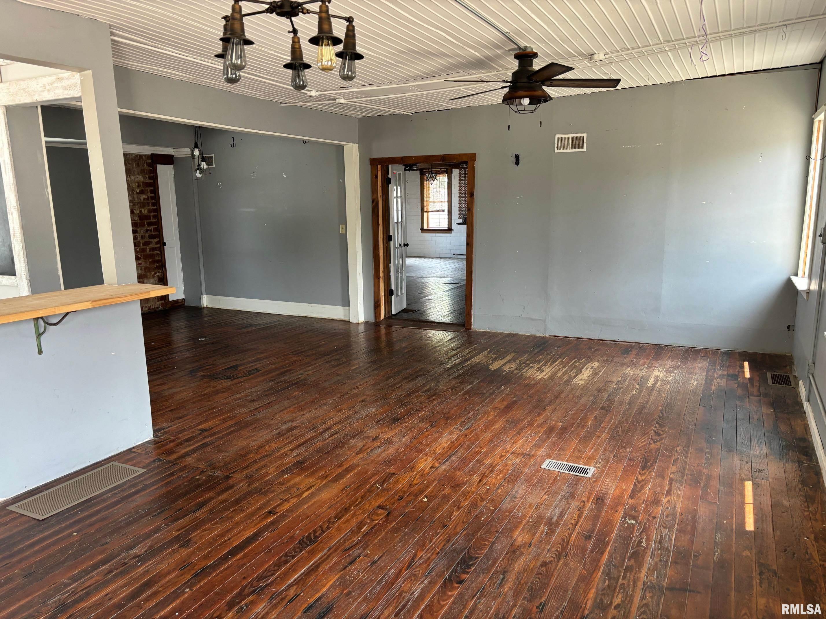 0401 N Bishop Hill Street, Bishop Hill, Illinois image 7