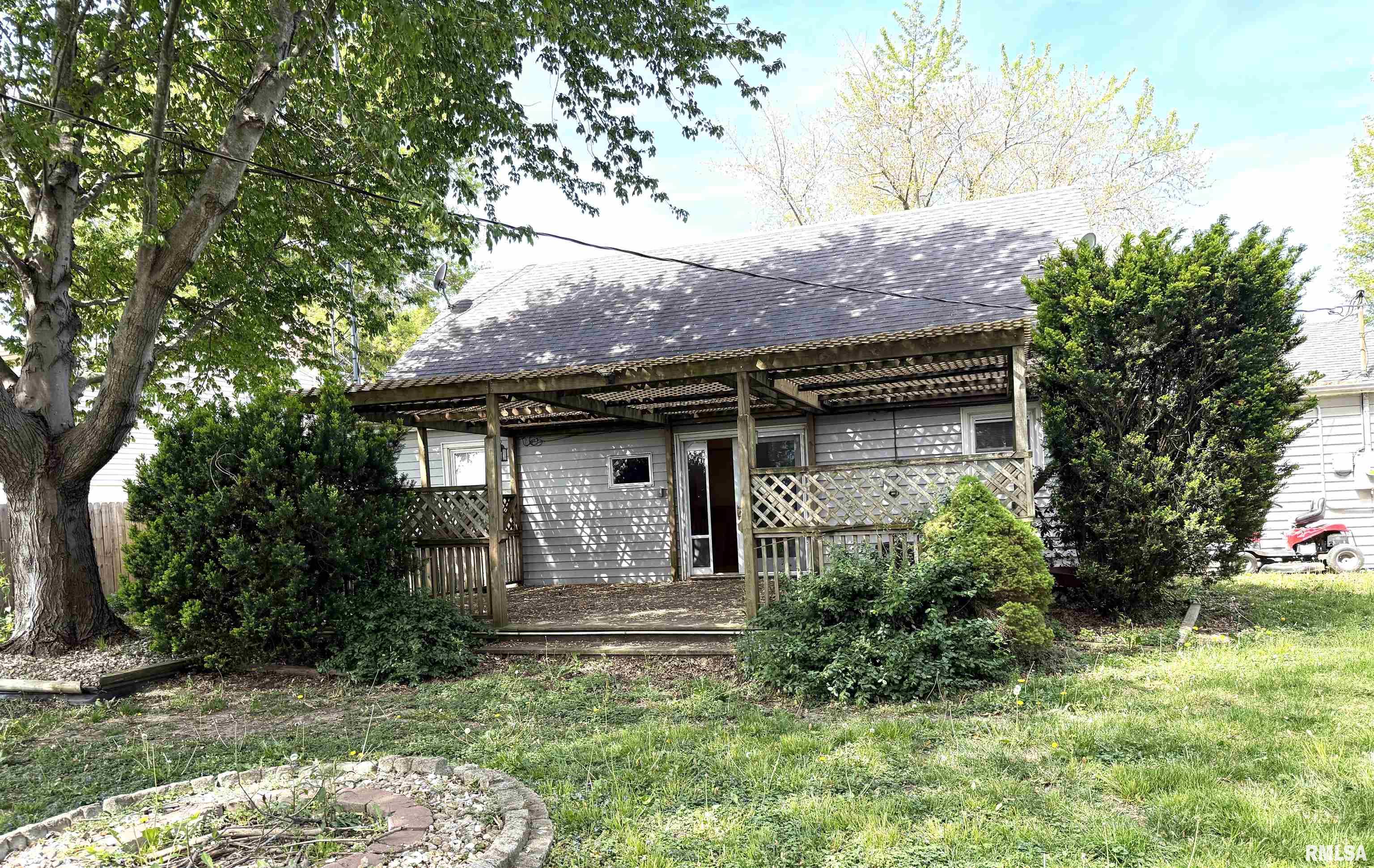1045 S Main Street, Canton, Illinois image 2